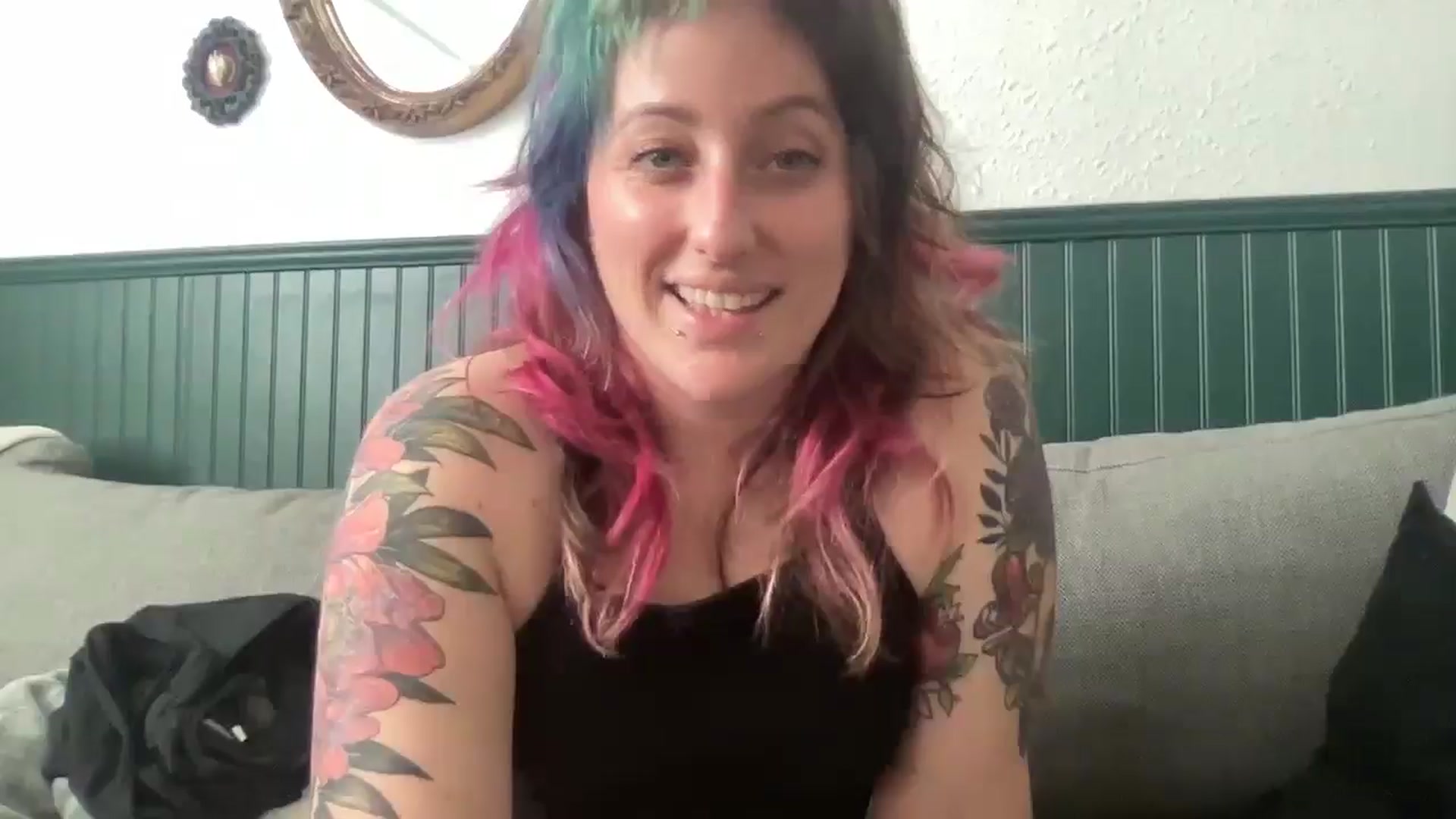 Gallery image thumbnail from Avery_Madison's myfreecams stream on, 04/21/2025, 14:31 image 17 of 20