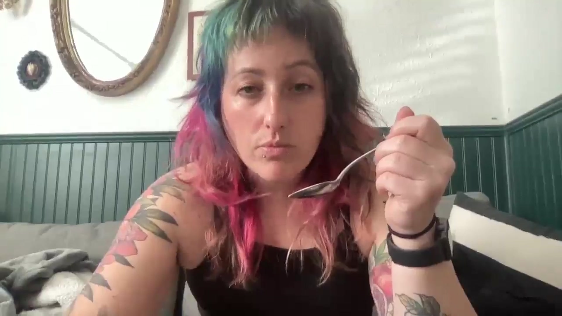 Gallery image thumbnail from Avery_Madison's myfreecams stream on, 04/21/2025, 14:31 image 8 of 20
