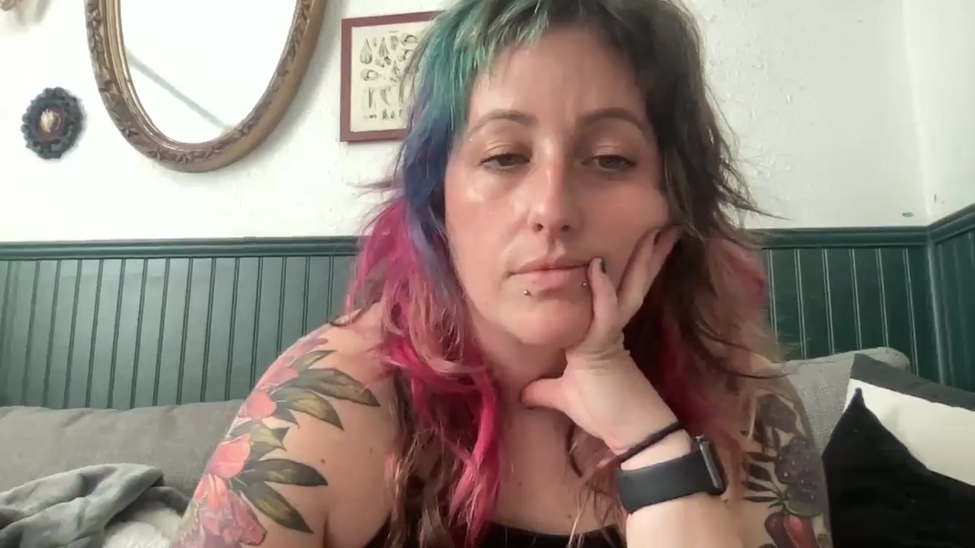 Gallery image thumbnail from Avery_Madison's myfreecams stream on, 04/21/2025, 14:31 image 14 of 20