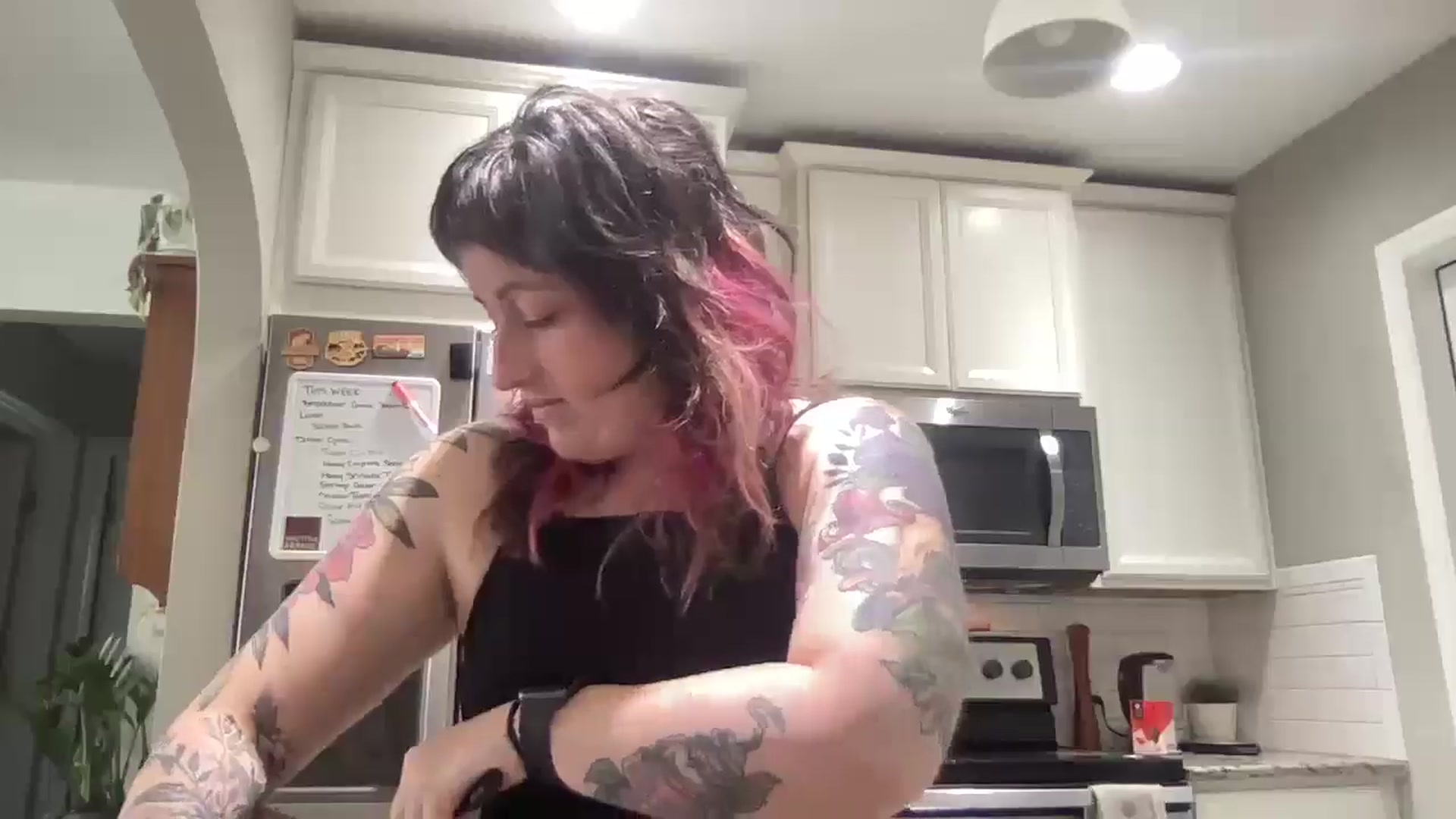 Gallery image thumbnail from Avery_Madison's myfreecams stream on, 04/21/2025, 14:31 image 5 of 20