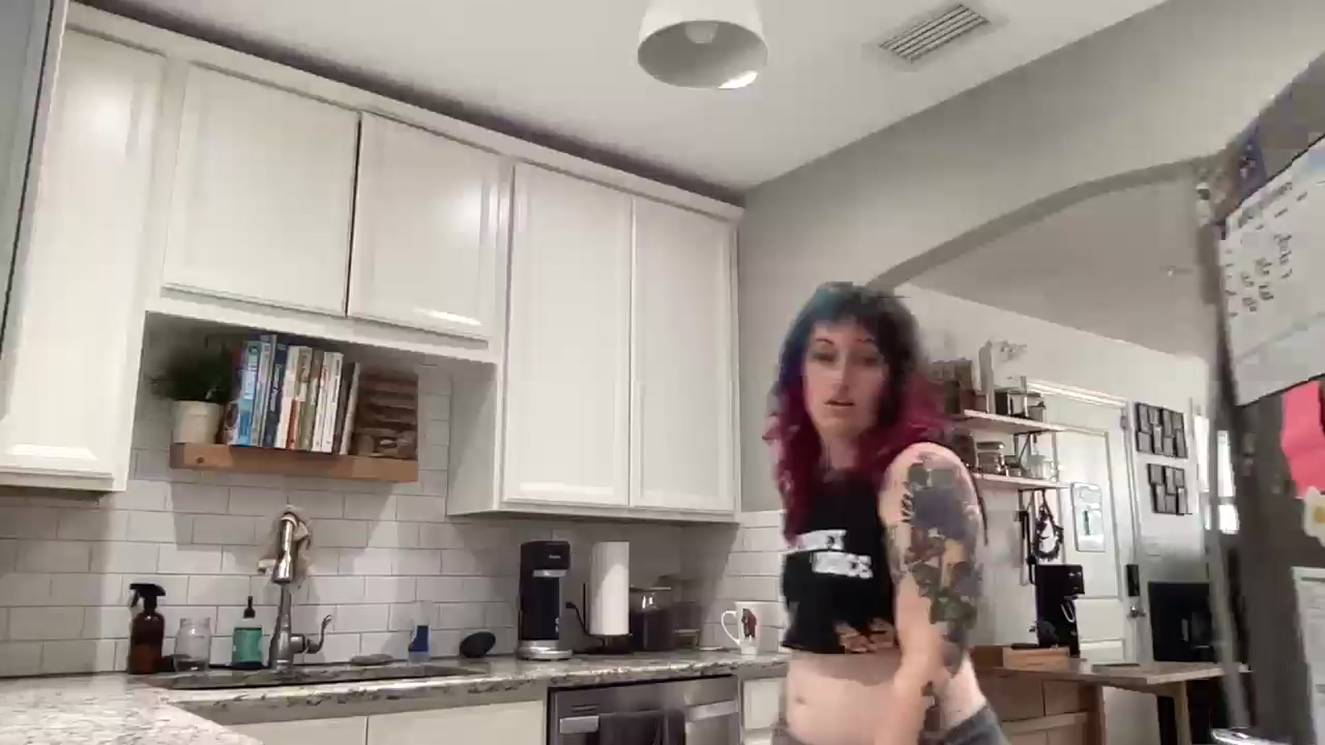 Gallery image thumbnail from Avery_Madison's myfreecams stream on, 05/15/2025, 13:32 image 7 of 20