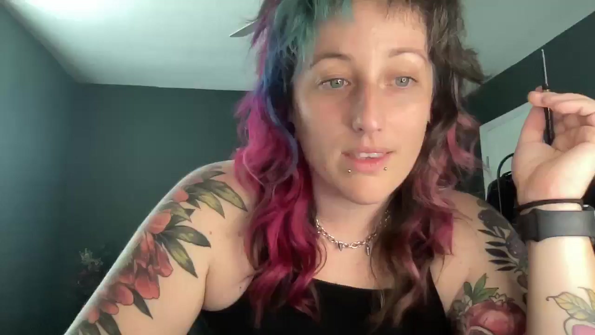 Gallery image thumbnail from Avery_Madison's myfreecams stream on, 06/09/2025, 13:33 image 1 of 20