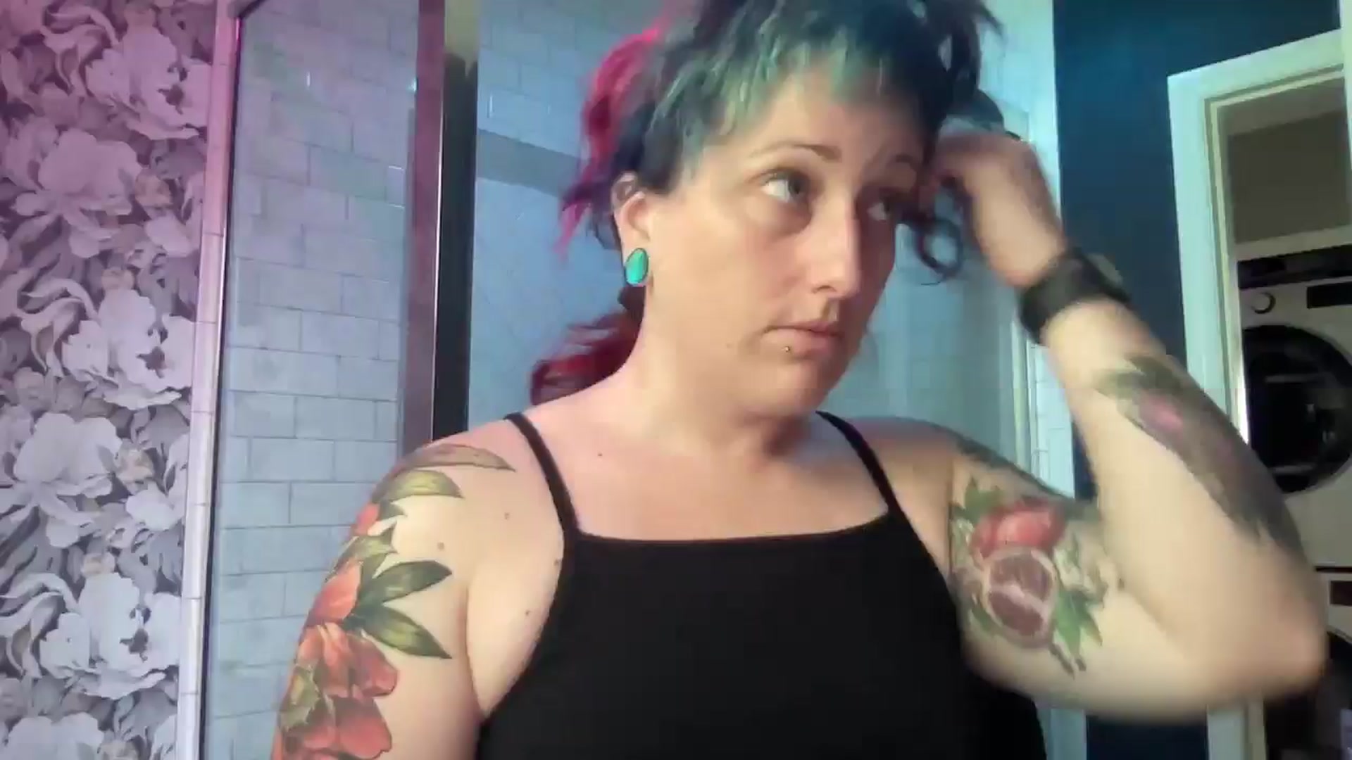 Gallery image thumbnail from Avery_Madison's myfreecams stream on, 06/12/2025, 13:23 image 10 of 20