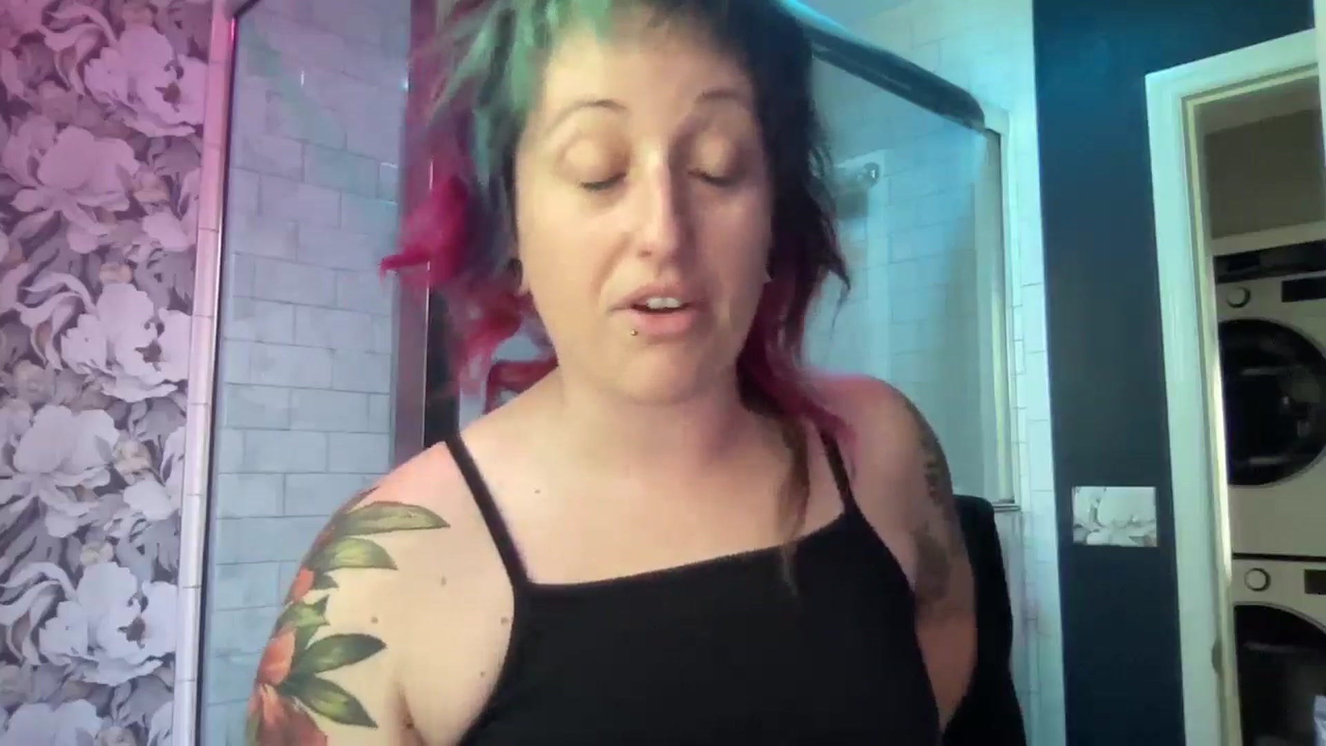 Gallery image thumbnail from Avery_Madison's myfreecams stream on, 06/12/2025, 13:23 image 8 of 20
