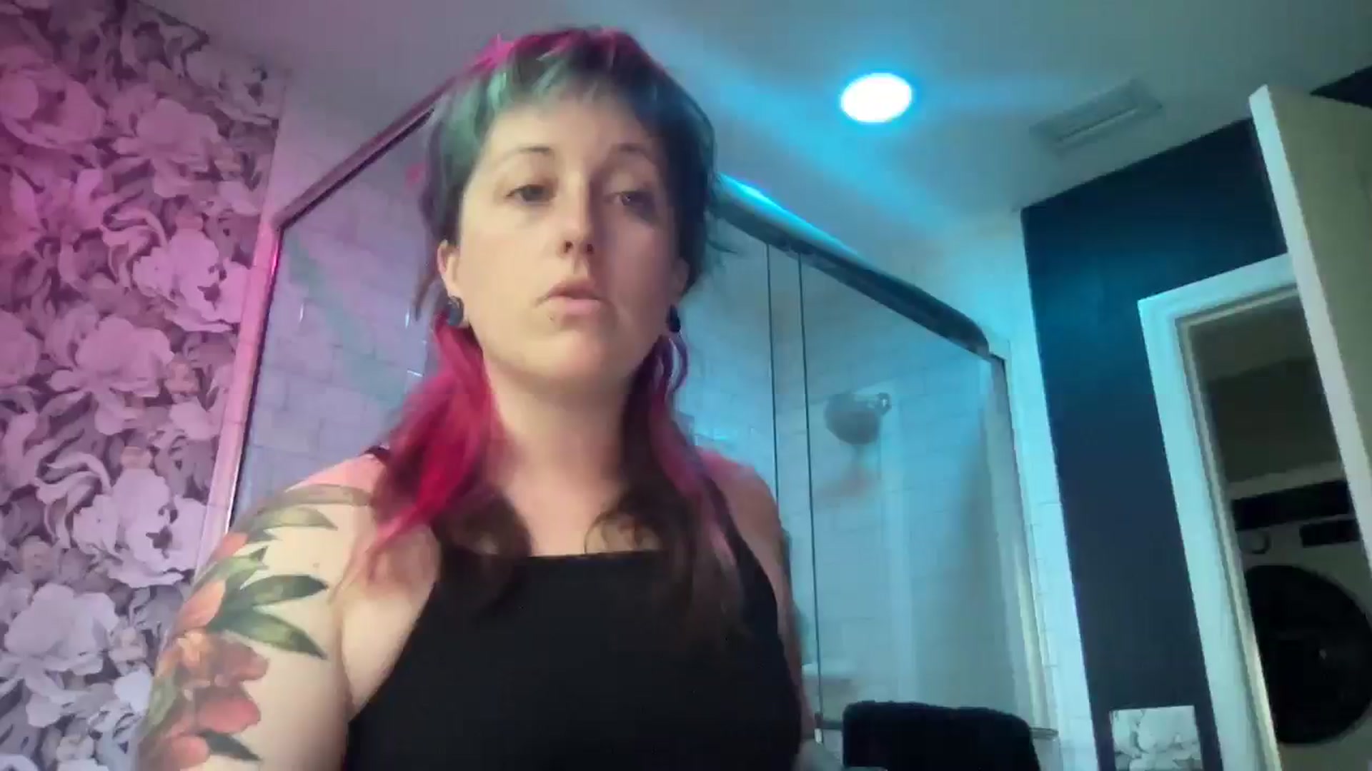 Gallery image thumbnail from Avery_Madison's myfreecams stream on, 06/12/2025, 13:23 image 1 of 20