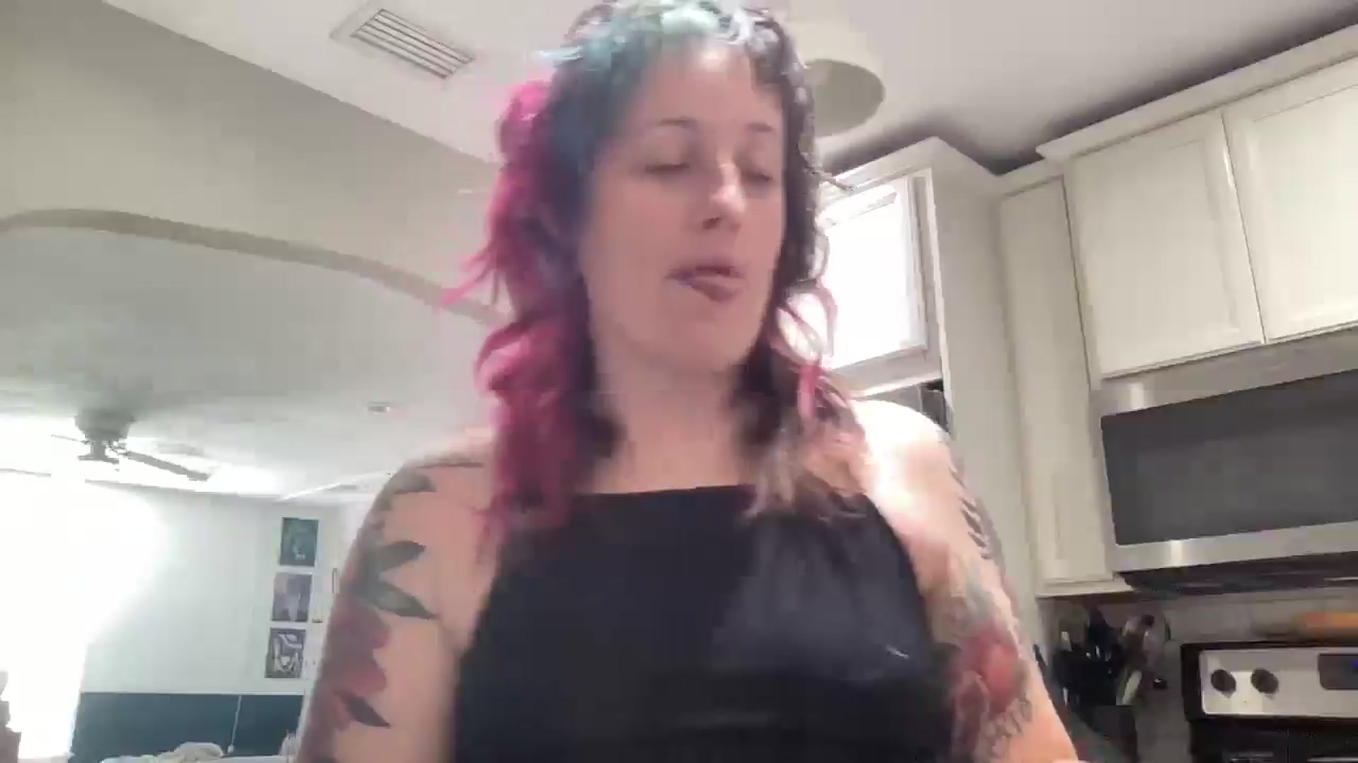 Gallery image thumbnail from Avery_Madison's myfreecams stream on, 06/12/2025, 13:23 image 17 of 20