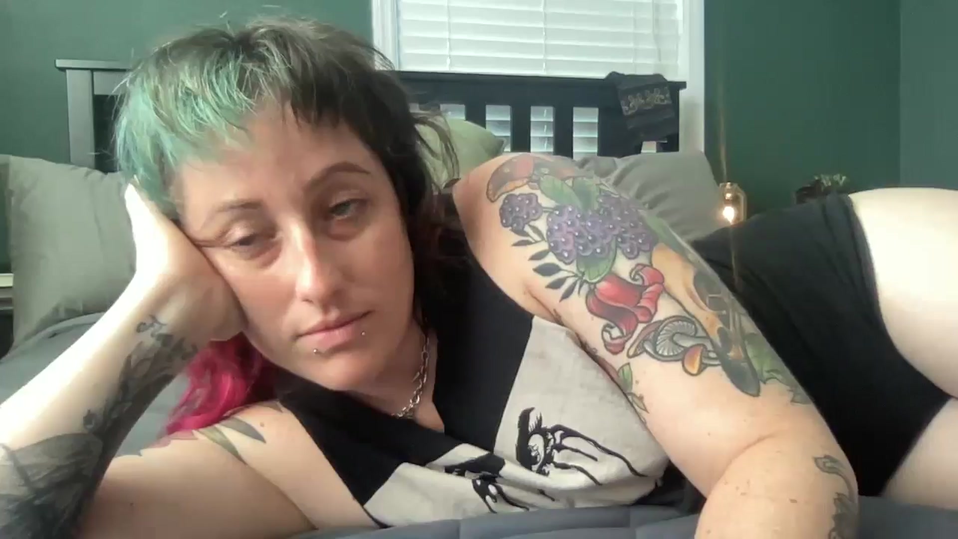 Gallery image thumbnail from Avery_Madison's myfreecams stream on, 06/16/2025, 12:45 image 20 of 20