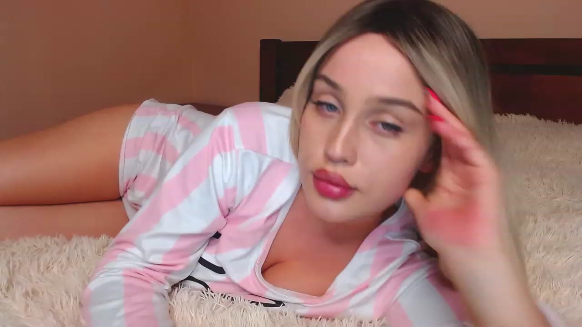 Gallery image thumbnail from Avery_Mills's myfreecams stream on, 04/24/2023, 18:24 image 16 of 20