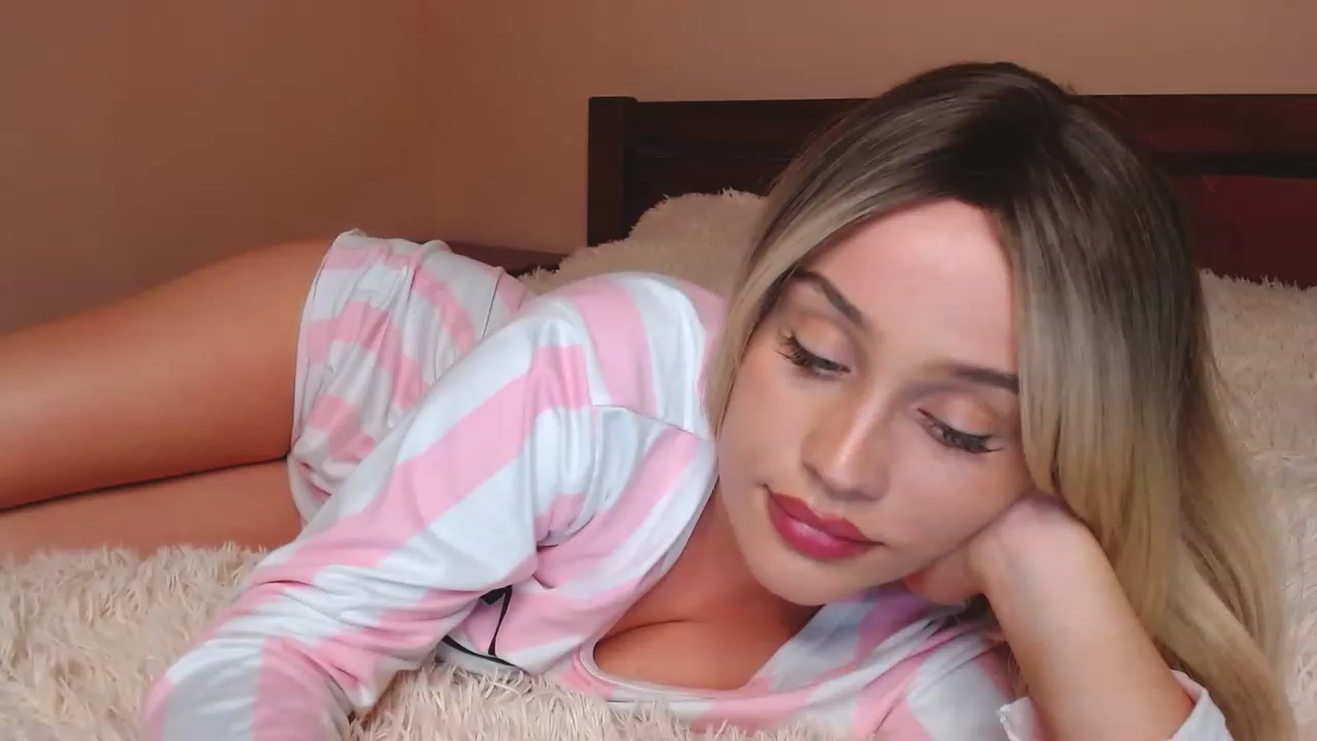 Gallery image thumbnail from Avery_Mills's myfreecams stream on, 04/24/2023, 18:24 image 11 of 20