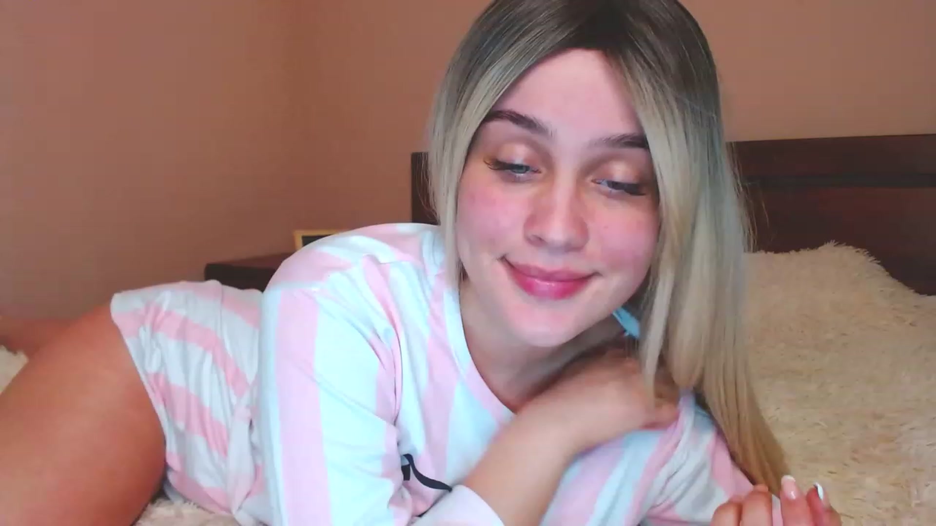 Gallery image thumbnail from Avery_Mills's myfreecams stream on, 04/28/2023, 18:20 image 17 of 20