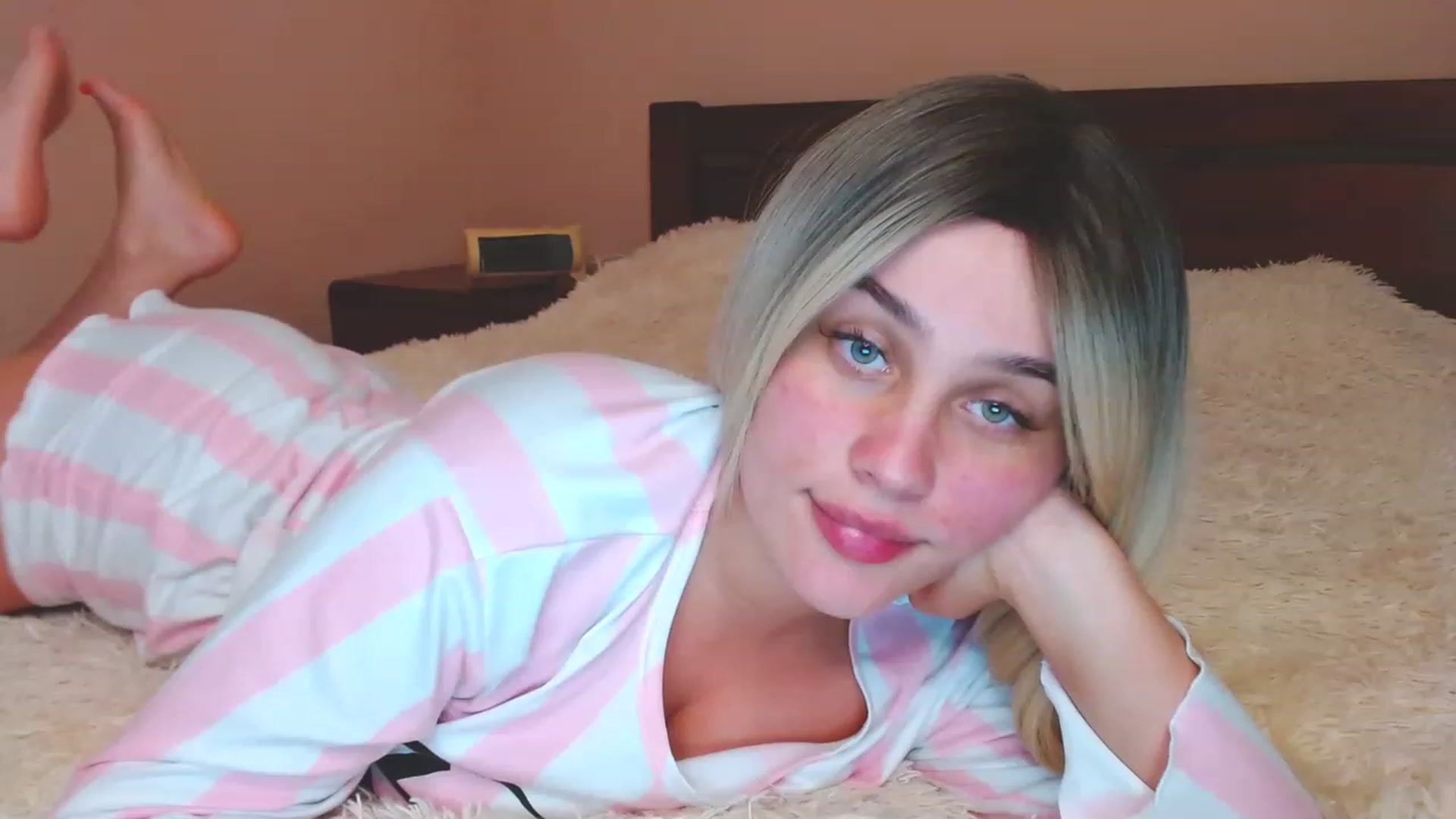 Gallery image thumbnail from Avery_Mills's myfreecams stream on, 04/28/2023, 18:20 image 4 of 20