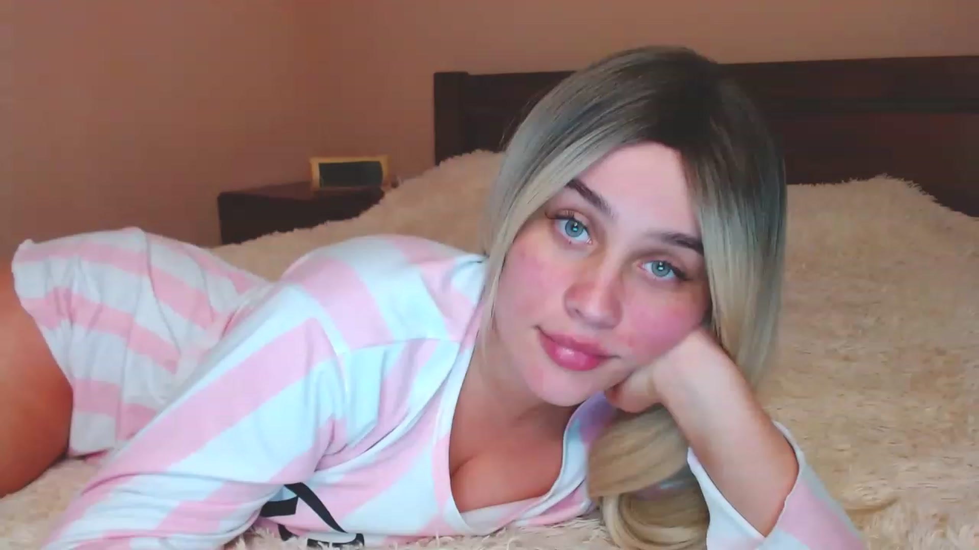 Gallery image thumbnail from Avery_Mills's myfreecams stream on, 04/28/2023, 18:20 image 8 of 20
