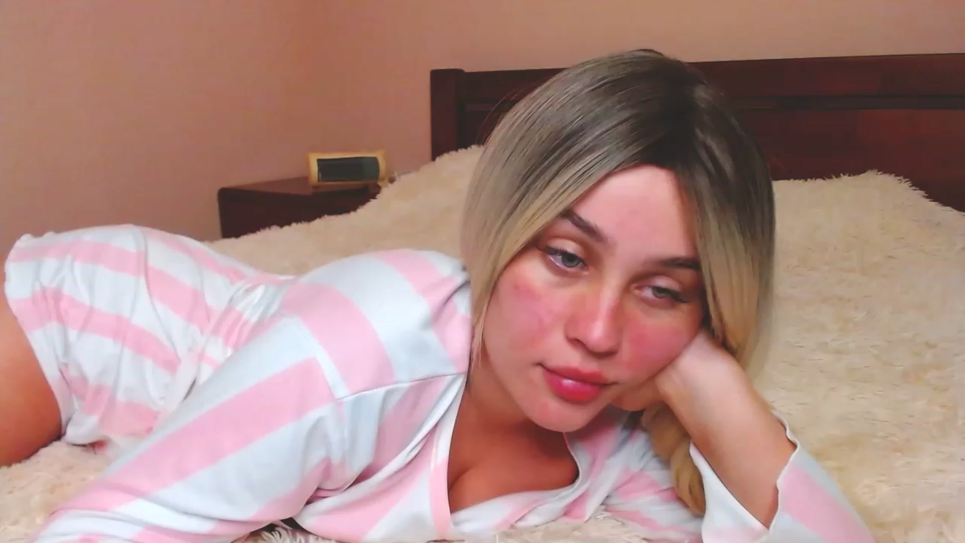 Gallery image thumbnail from Avery_Mills's myfreecams stream on, 04/28/2023, 18:20 image 3 of 20