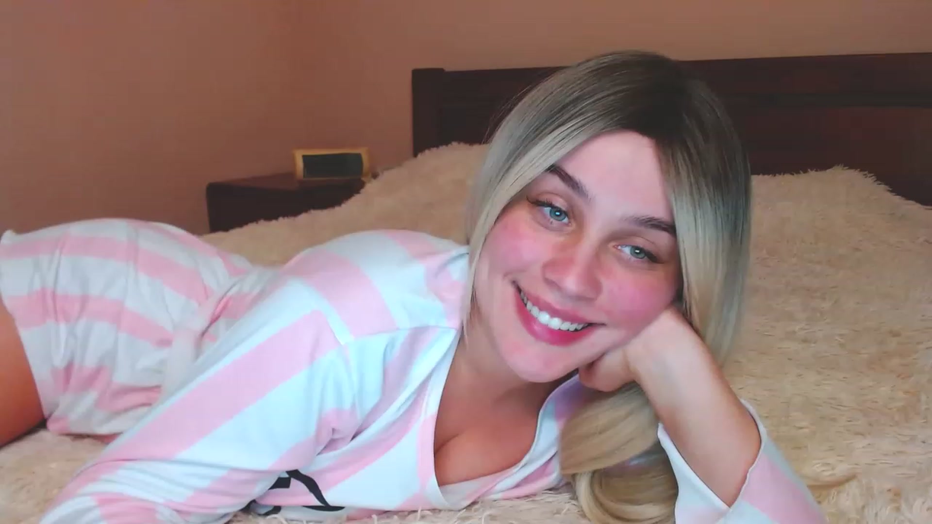 Gallery image thumbnail from Avery_Mills's myfreecams stream on, 04/28/2023, 18:20 image 9 of 20