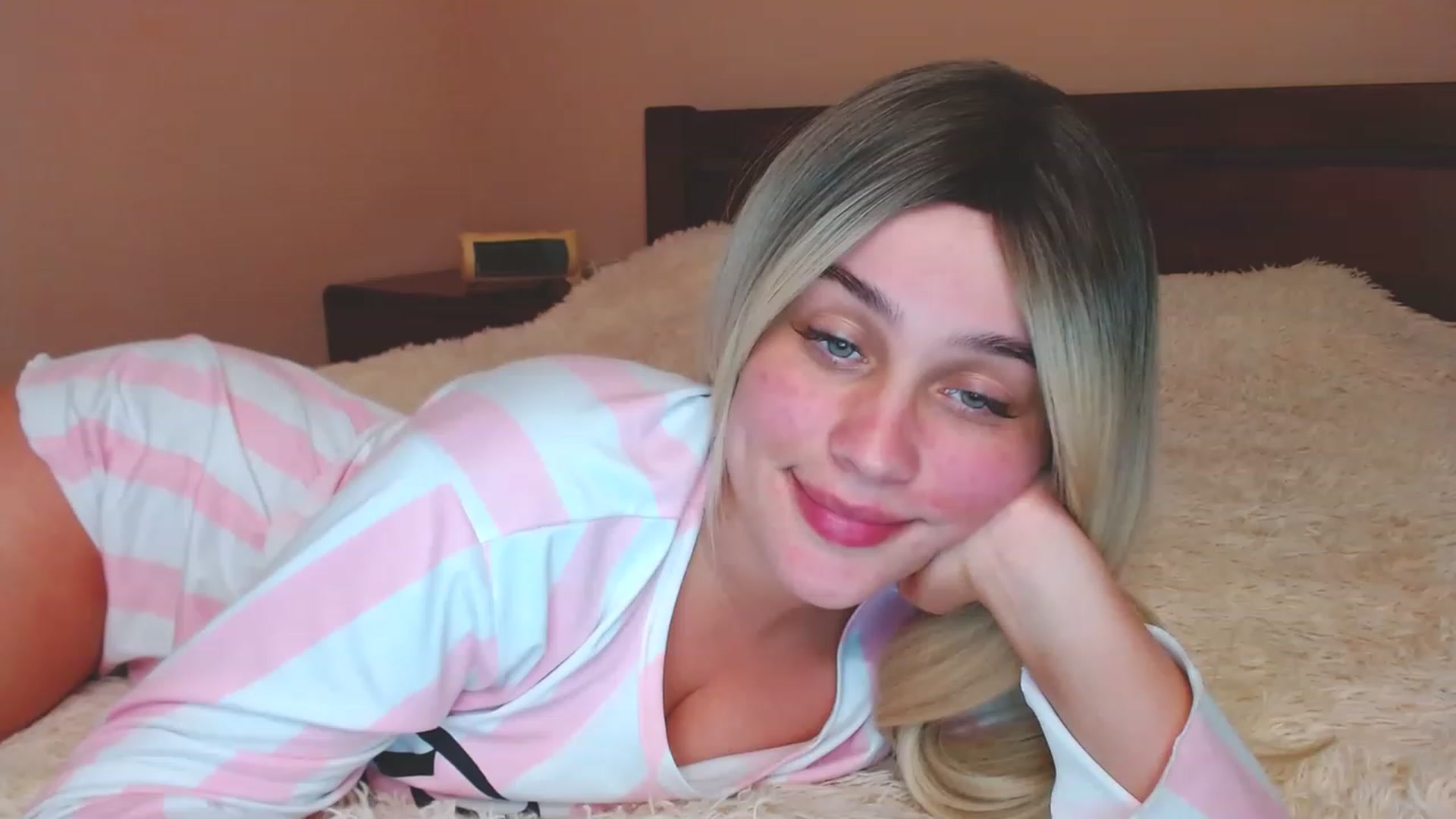 Gallery image thumbnail from Avery_Mills's myfreecams stream on, 04/28/2023, 18:20 image 7 of 20