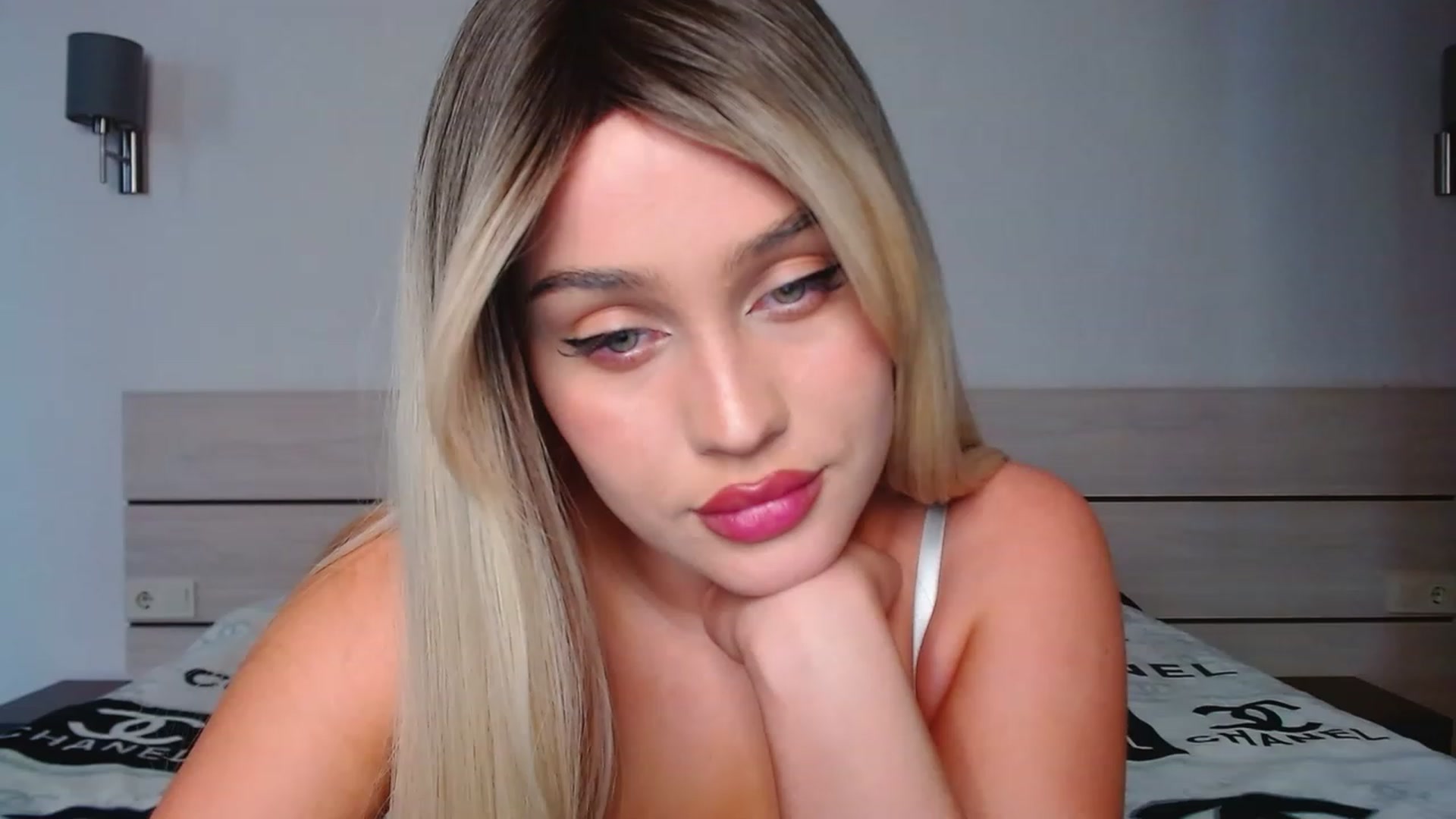 Gallery image thumbnail from Avery_Mills's myfreecams stream on, 04/29/2023, 13:27 image 4 of 20