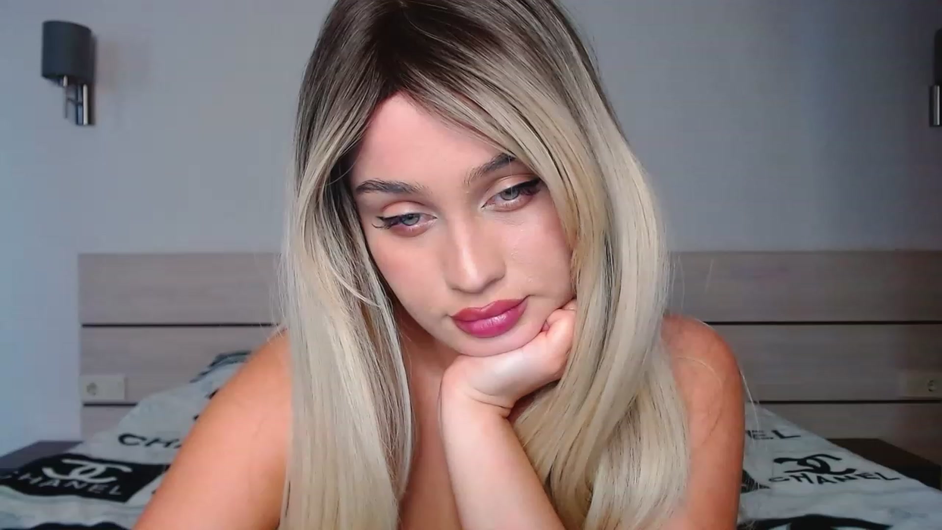 Gallery image thumbnail from Avery_Mills's myfreecams stream on, 04/29/2023, 13:27 image 14 of 20