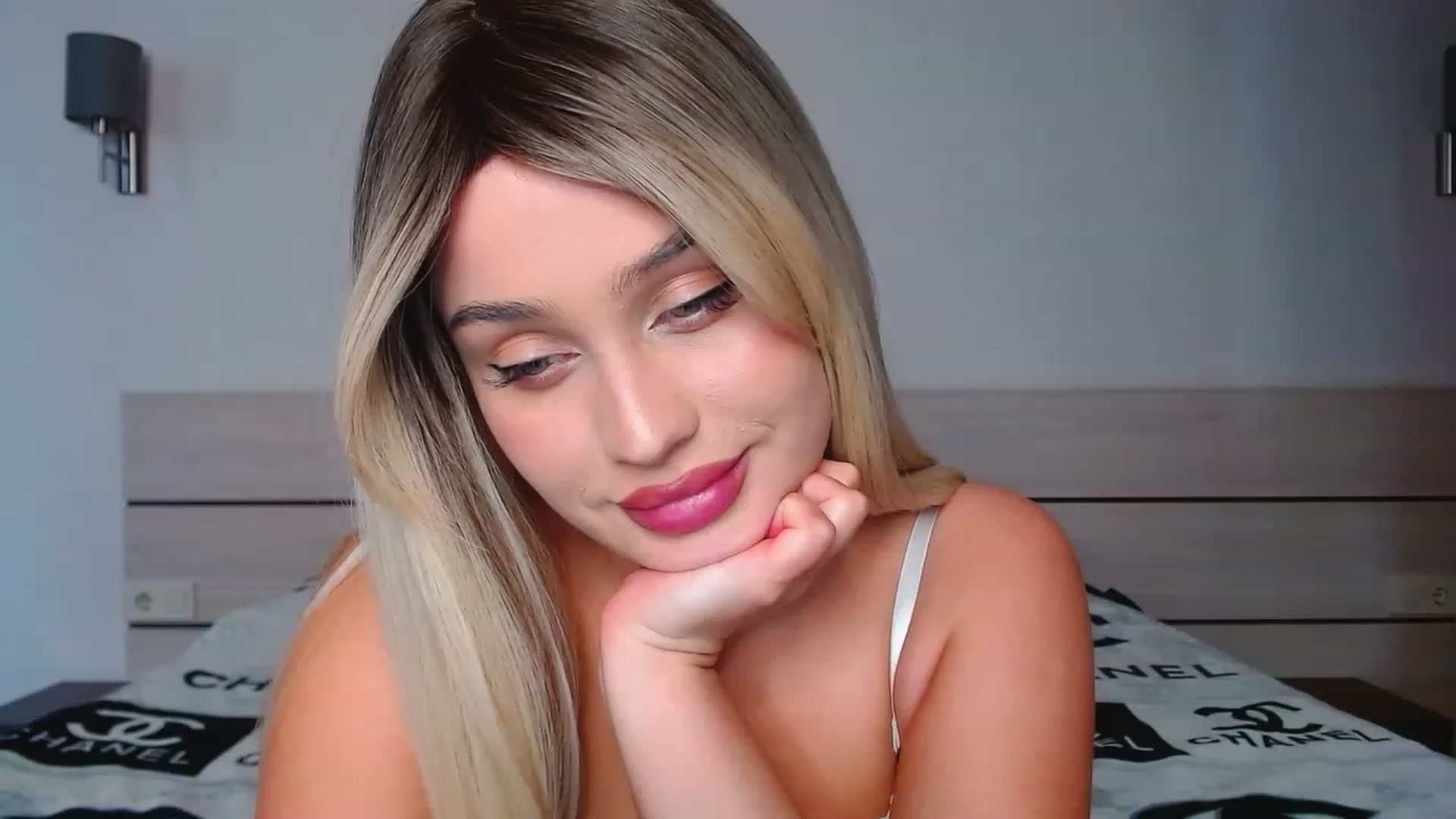 Gallery image thumbnail from Avery_Mills's myfreecams stream on, 04/29/2023, 13:27 image 3 of 20