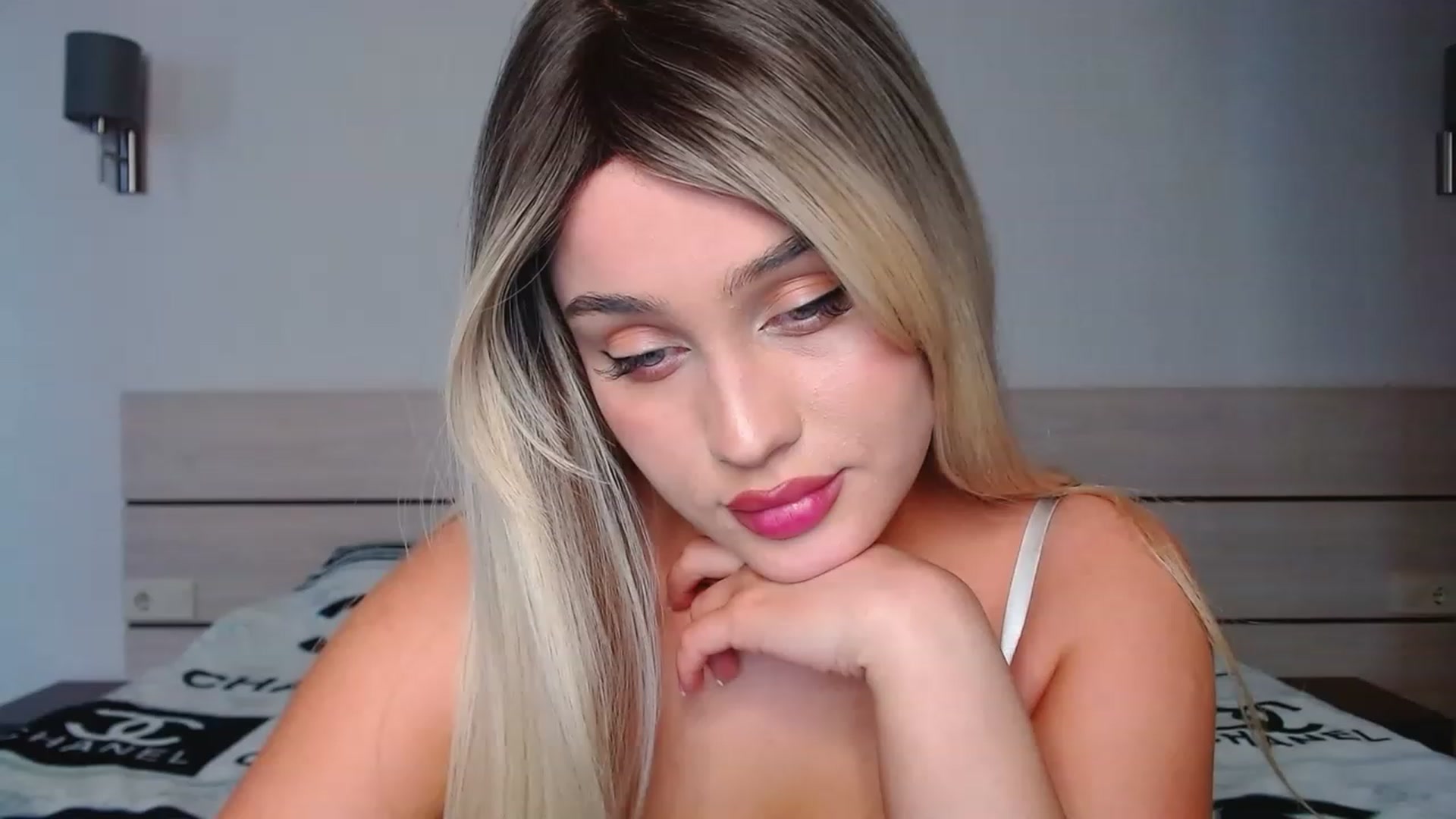 Gallery image thumbnail from Avery_Mills's myfreecams stream on, 04/29/2023, 13:27 image 15 of 20