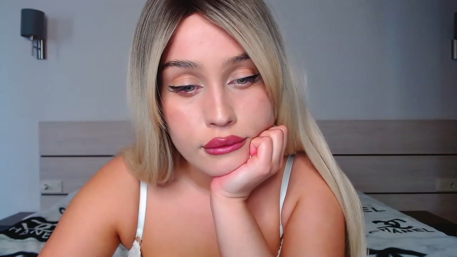 Gallery image thumbnail from Avery_Mills's myfreecams stream on, 04/29/2023, 14:36 image 10 of 20