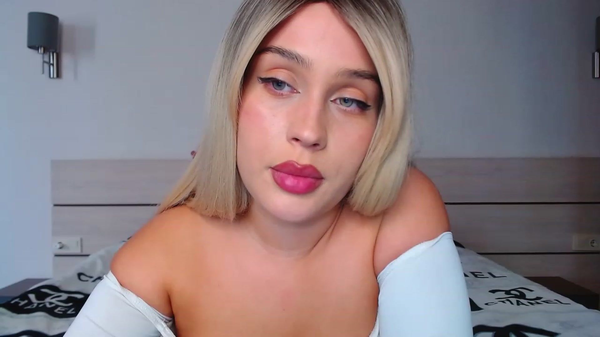 Gallery image thumbnail from Avery_Mills's myfreecams stream on, 04/29/2023, 14:36 image 17 of 20
