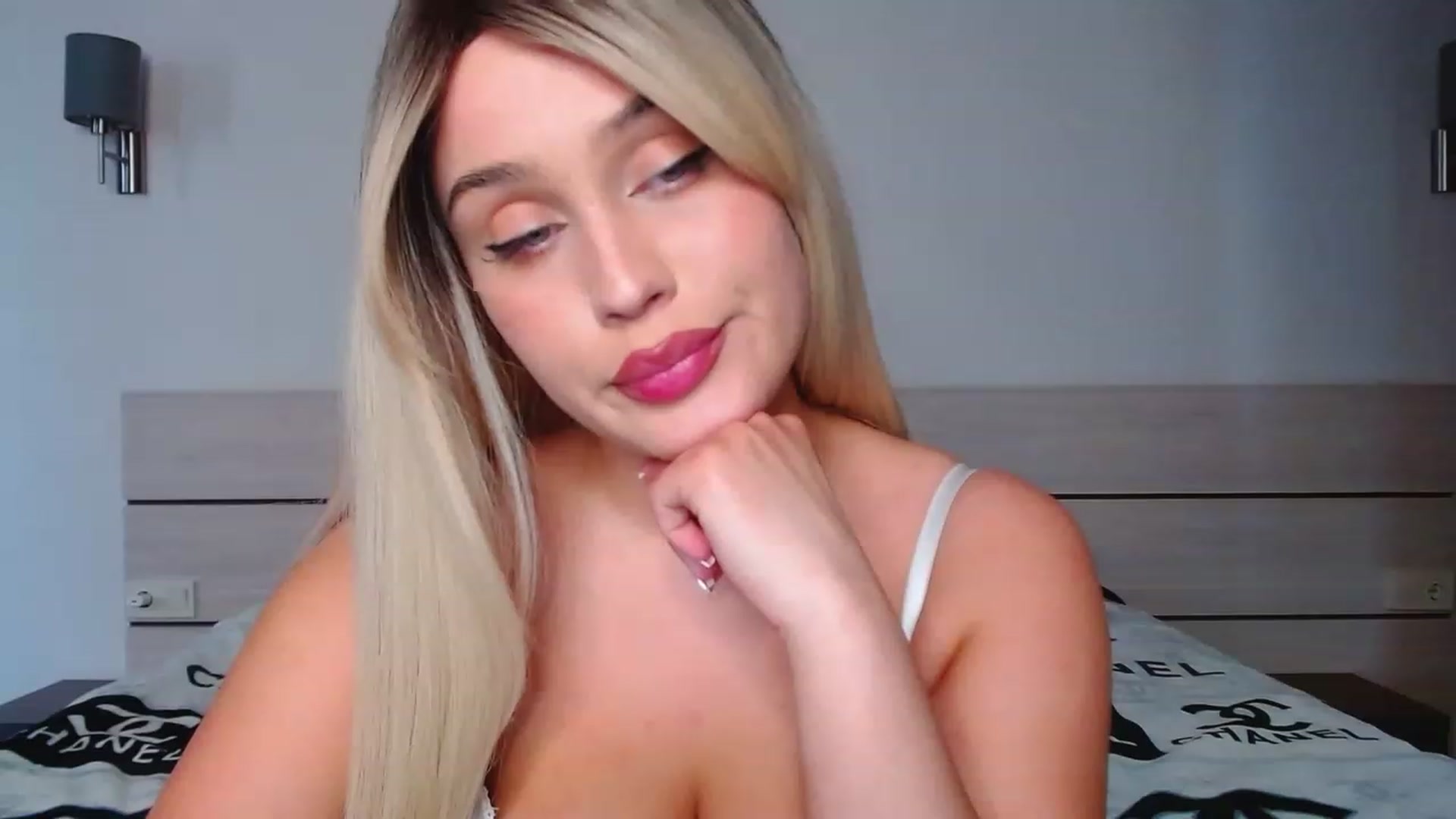 Gallery image thumbnail from Avery_Mills's myfreecams stream on, 04/29/2023, 14:36 image 7 of 20