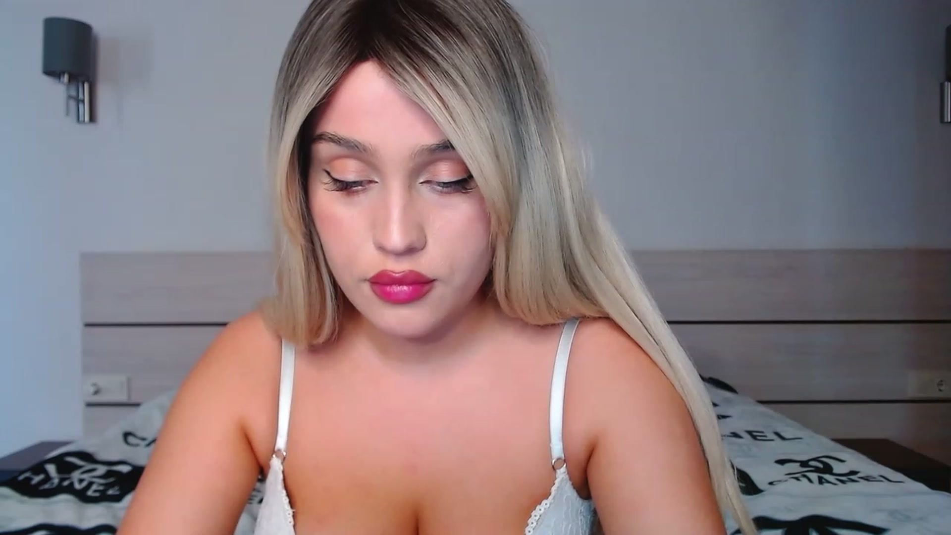 Gallery image thumbnail from Avery_Mills's myfreecams stream on, 04/29/2023, 14:36 image 9 of 20