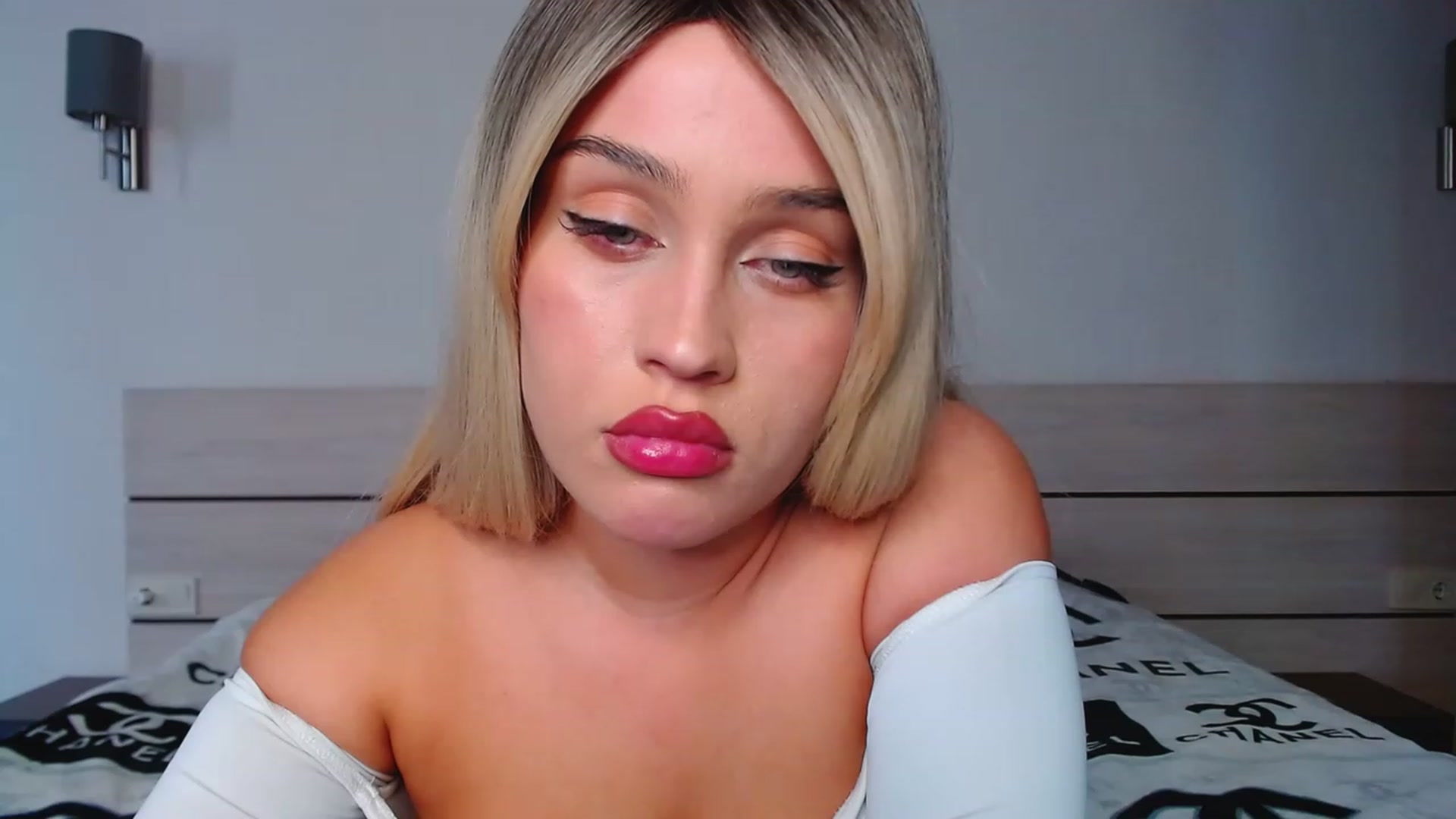 Gallery image thumbnail from Avery_Mills's myfreecams stream on, 04/29/2023, 14:36 image 16 of 20