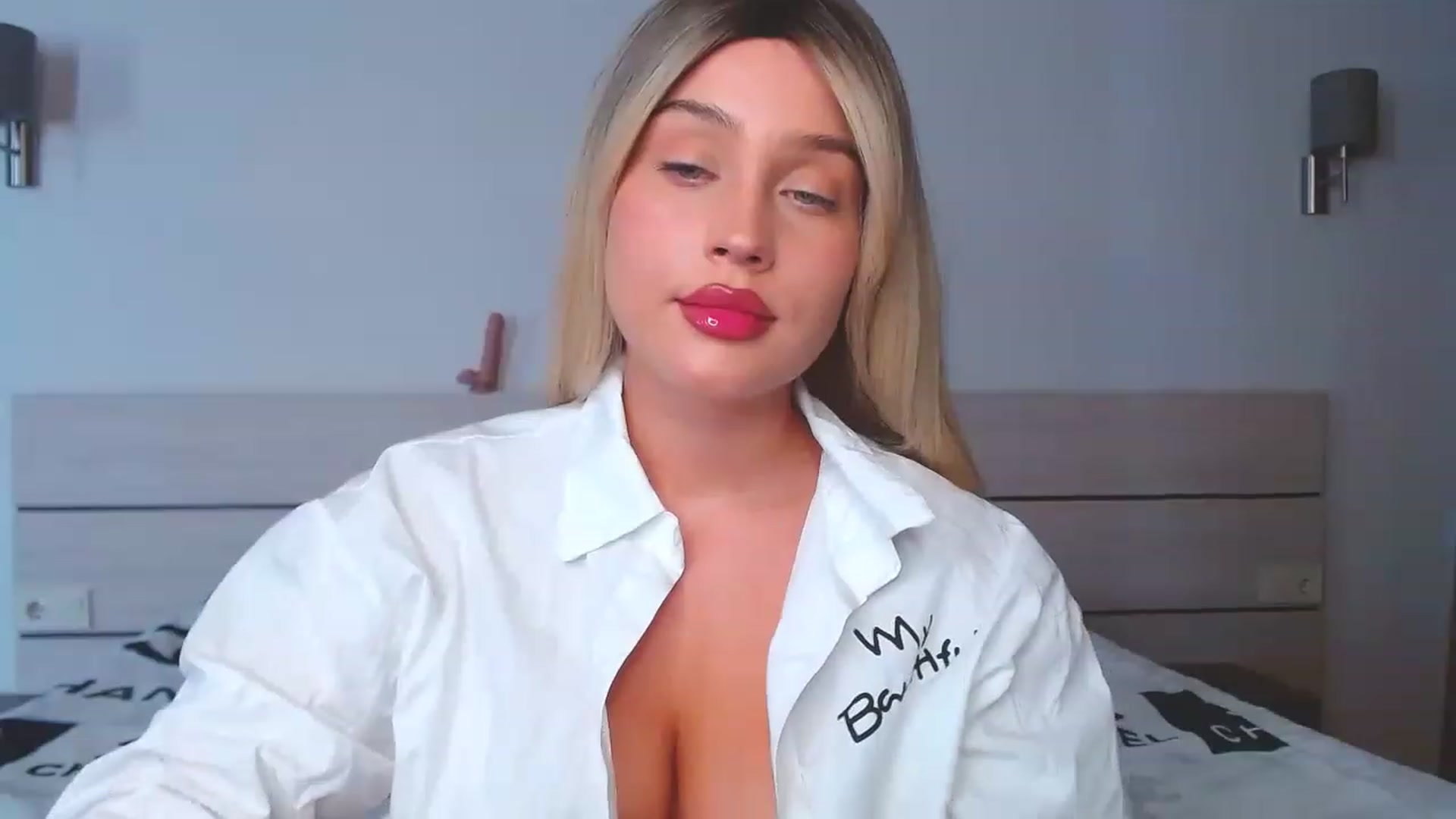 Gallery image thumbnail from Avery_Mills's myfreecams stream on, 05/01/2023, 11:21 image 8 of 20