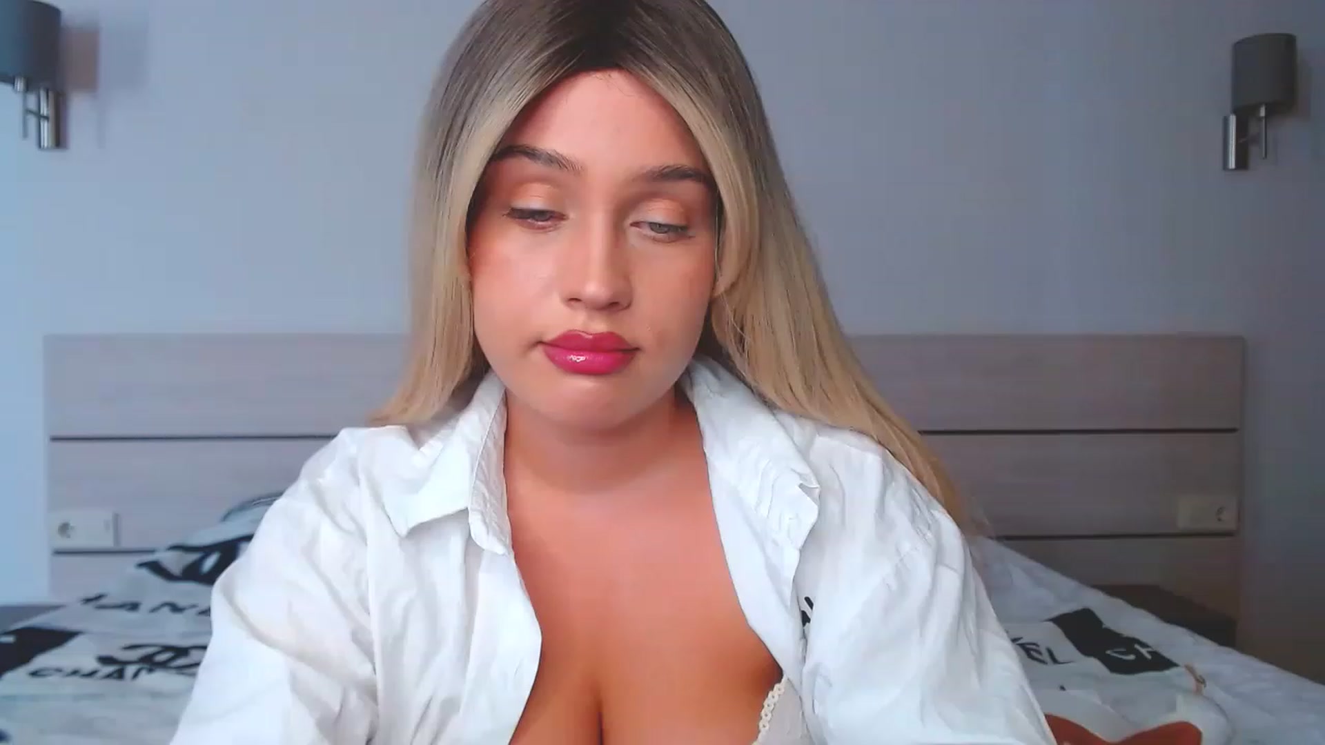 Gallery image thumbnail from Avery_Mills's myfreecams stream on, 05/01/2023, 12:15 image 3 of 20
