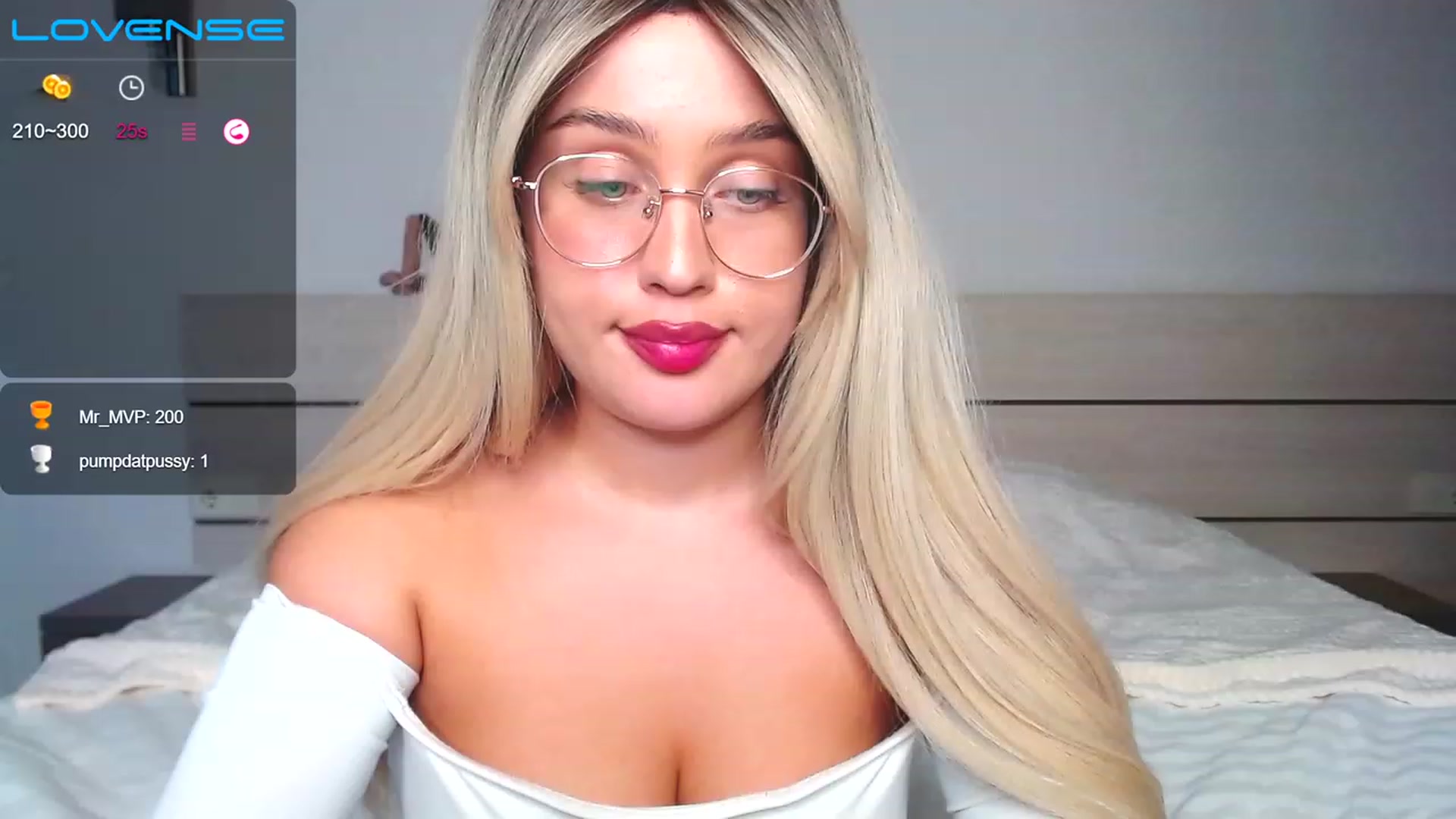 Gallery image thumbnail from Avery_Mills's myfreecams stream on, 05/02/2023, 16:10 image 19 of 20