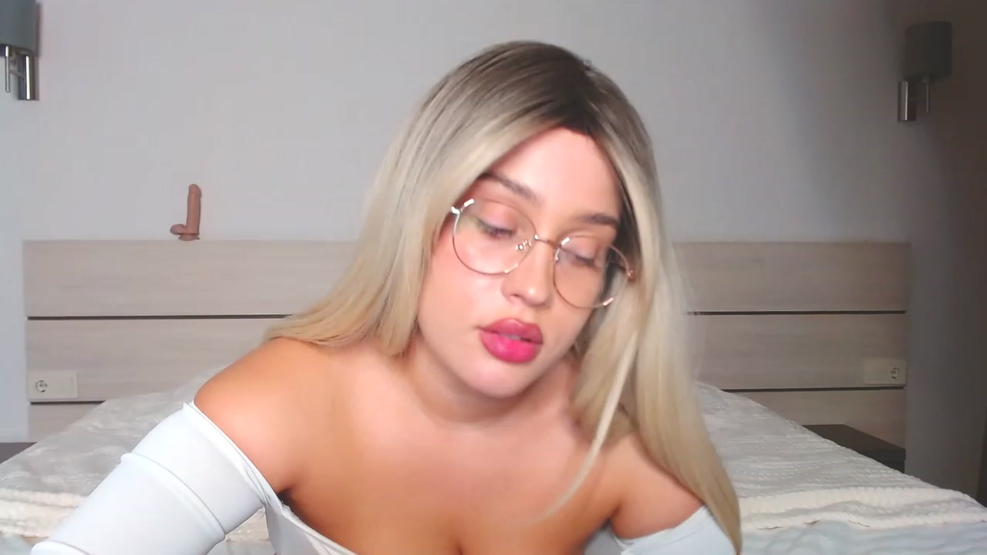 Gallery image thumbnail from Avery_Mills's myfreecams stream on, 05/02/2023, 17:03 image 14 of 20