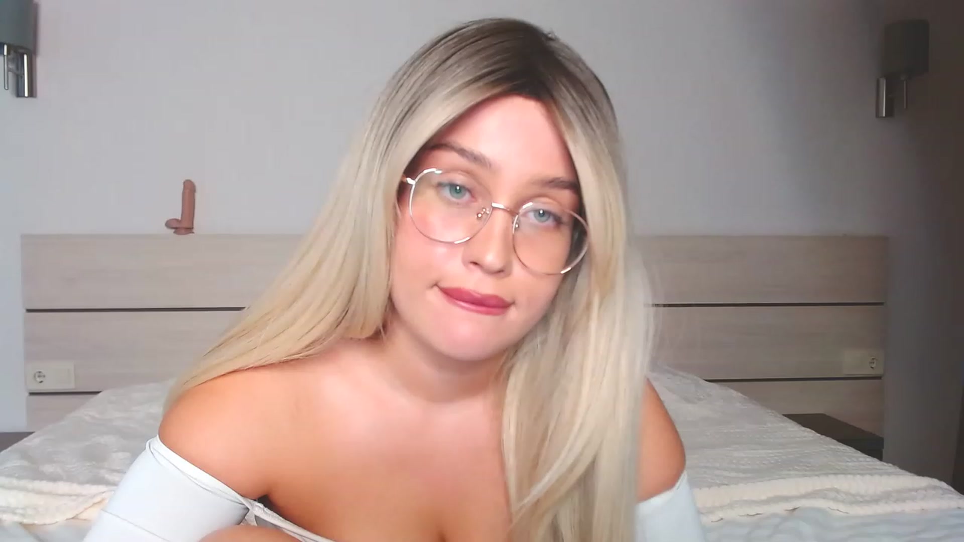 Gallery image thumbnail from Avery_Mills's myfreecams stream on, 05/02/2023, 17:03 image 7 of 20
