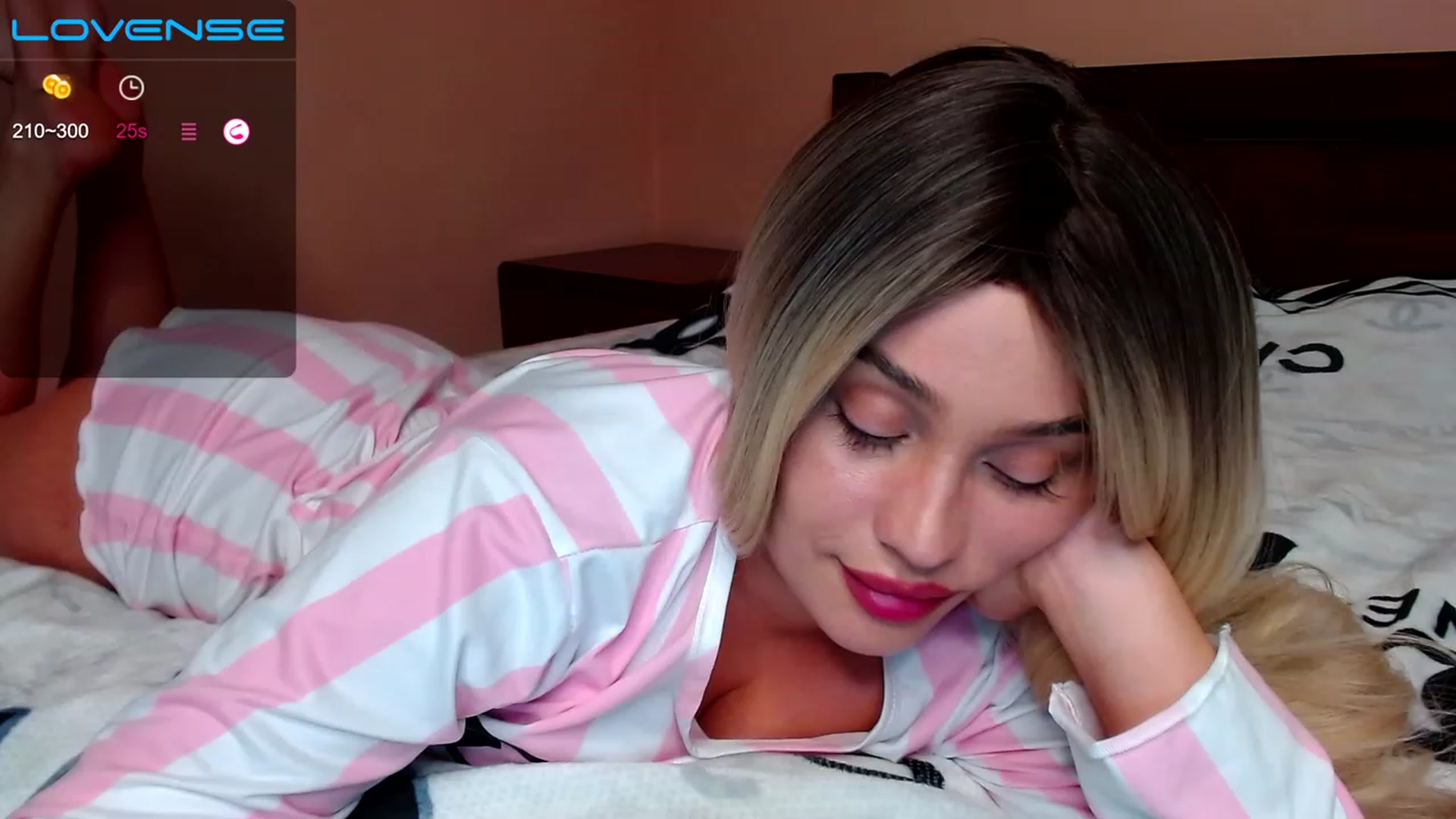 Gallery image thumbnail from Avery_Mills's myfreecams stream on, 05/03/2023, 17:11 image 3 of 20