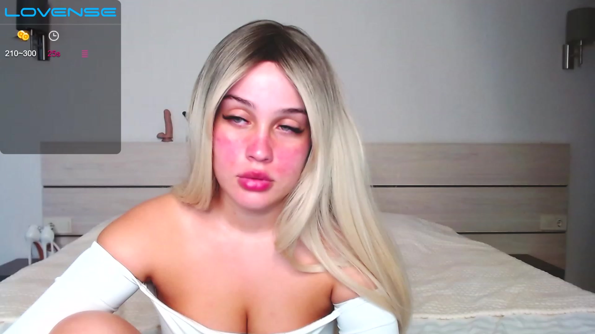 Gallery image thumbnail from Avery_Mills's myfreecams stream on, 05/05/2023, 16:51 image 15 of 20