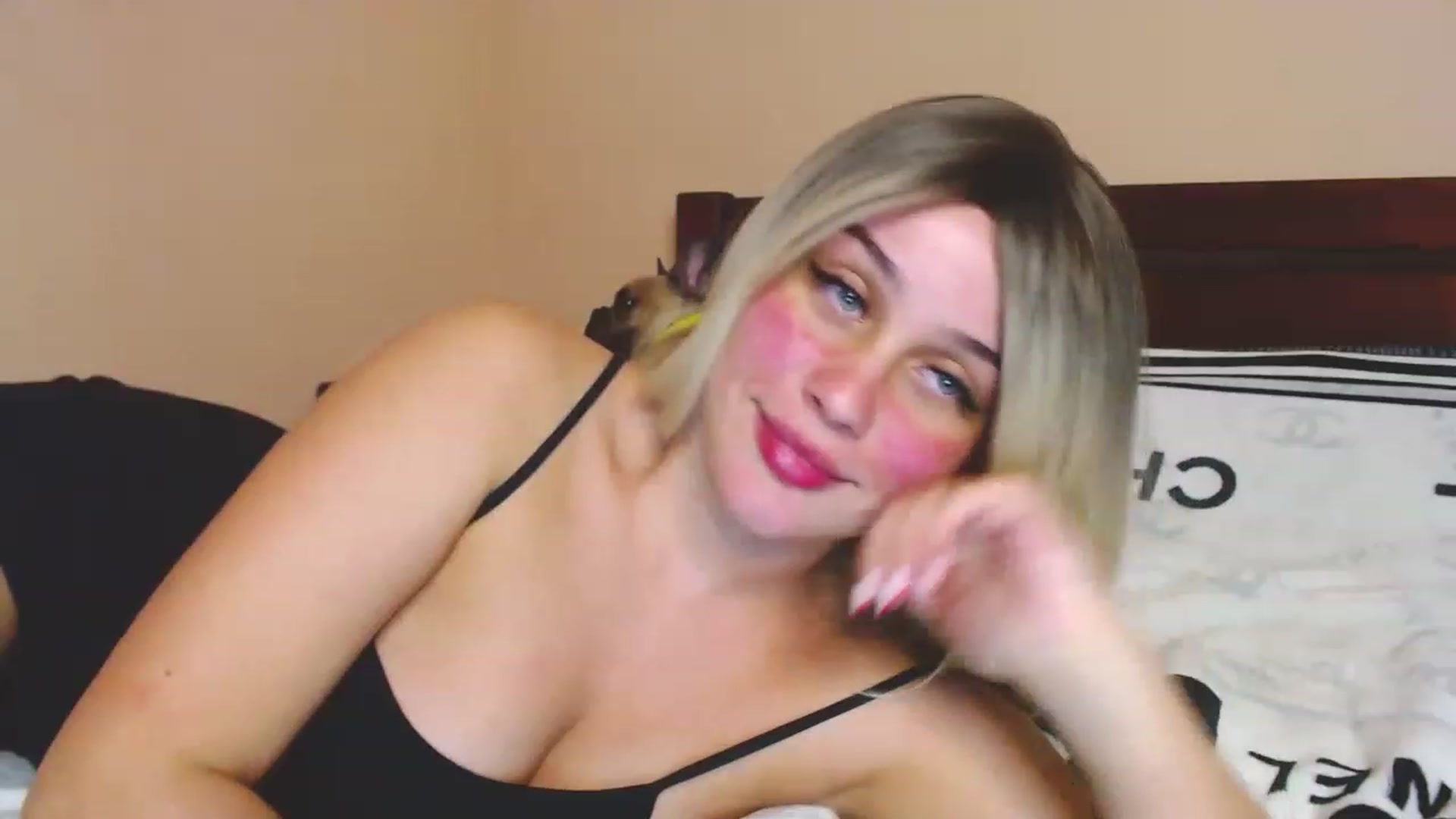 Gallery image thumbnail from Avery_Mills's myfreecams stream on, 05/05/2023, 19:22 image 16 of 20