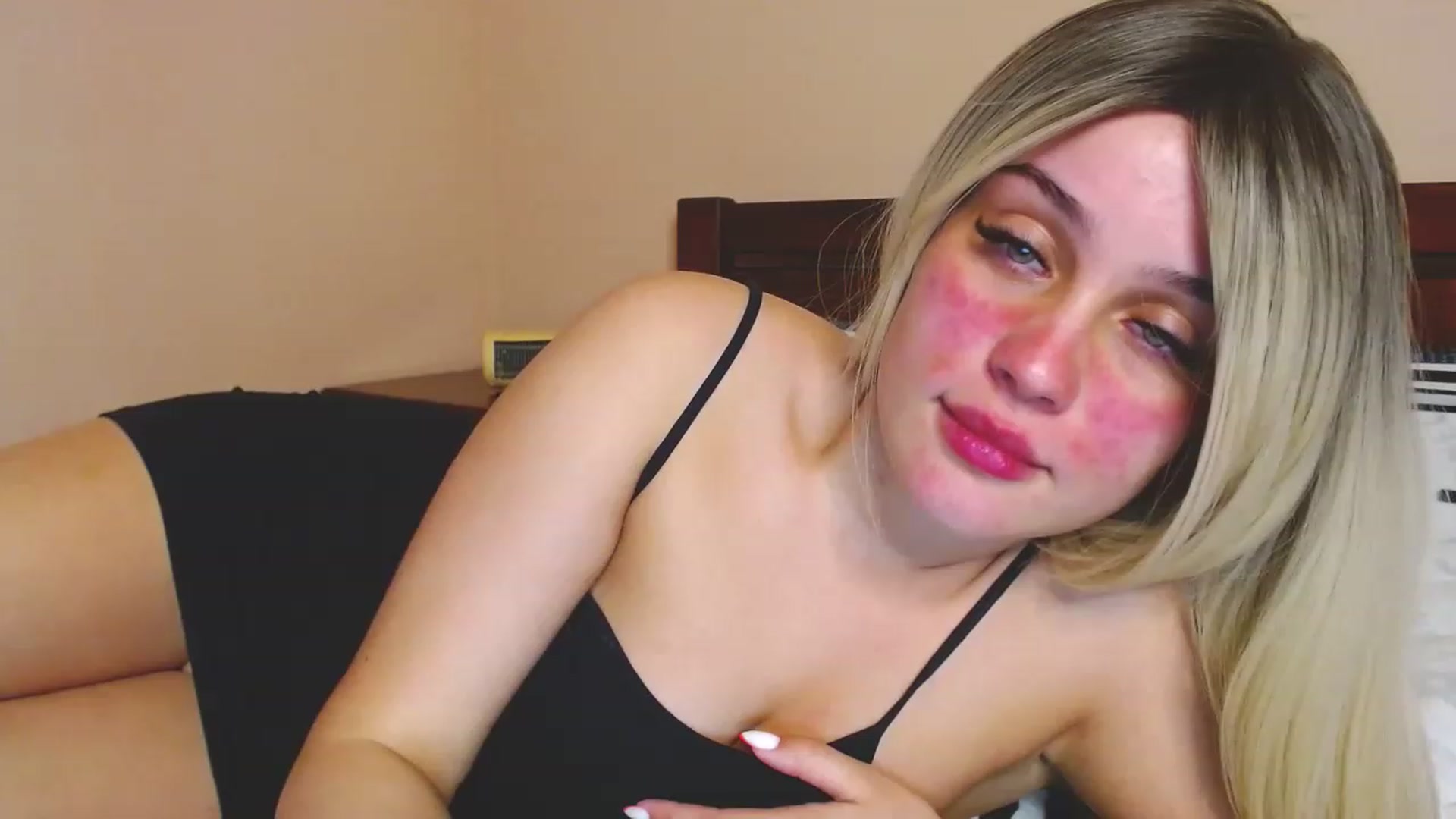 Gallery image thumbnail from Avery_Mills's myfreecams stream on, 05/05/2023, 19:22 image 18 of 20