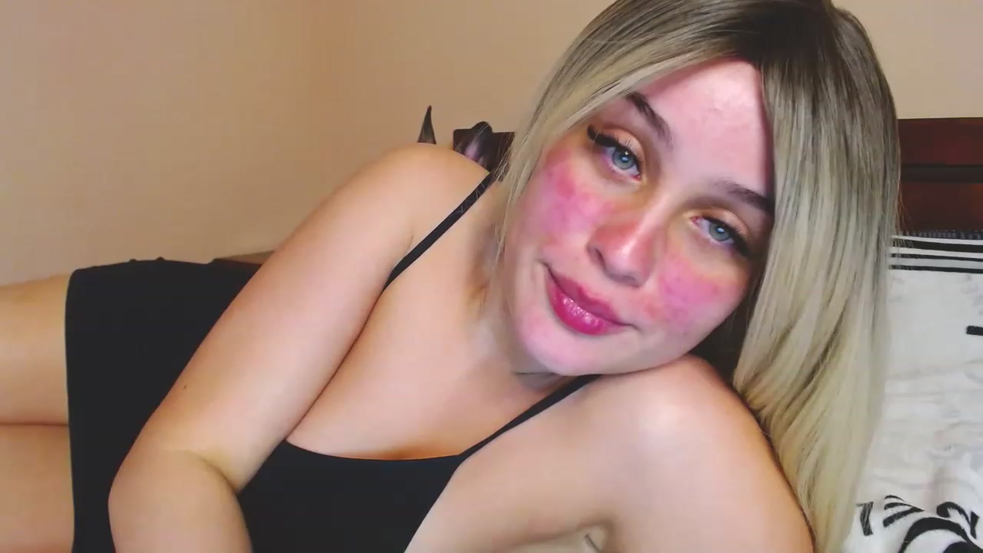 Gallery image thumbnail from Avery_Mills's myfreecams stream on, 05/05/2023, 19:22 image 17 of 20