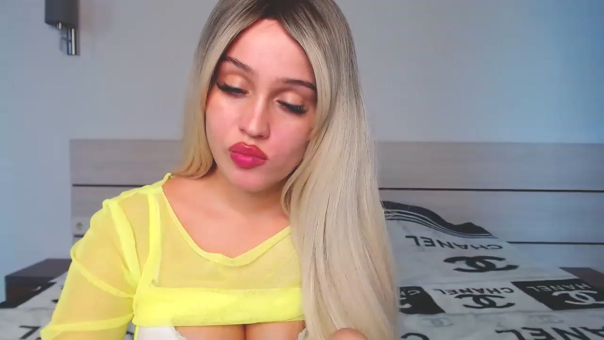 Gallery image thumbnail from Avery_Mills's myfreecams stream on, 06/07/2023, 16:31 image 15 of 20