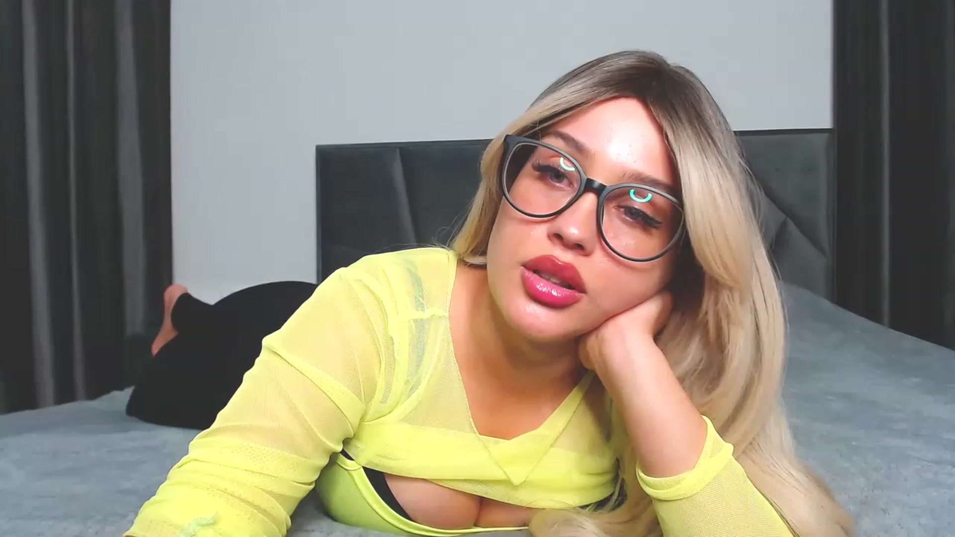 Gallery image thumbnail from Avery_Mills's myfreecams stream on, 06/17/2023, 19:53 image 6 of 20