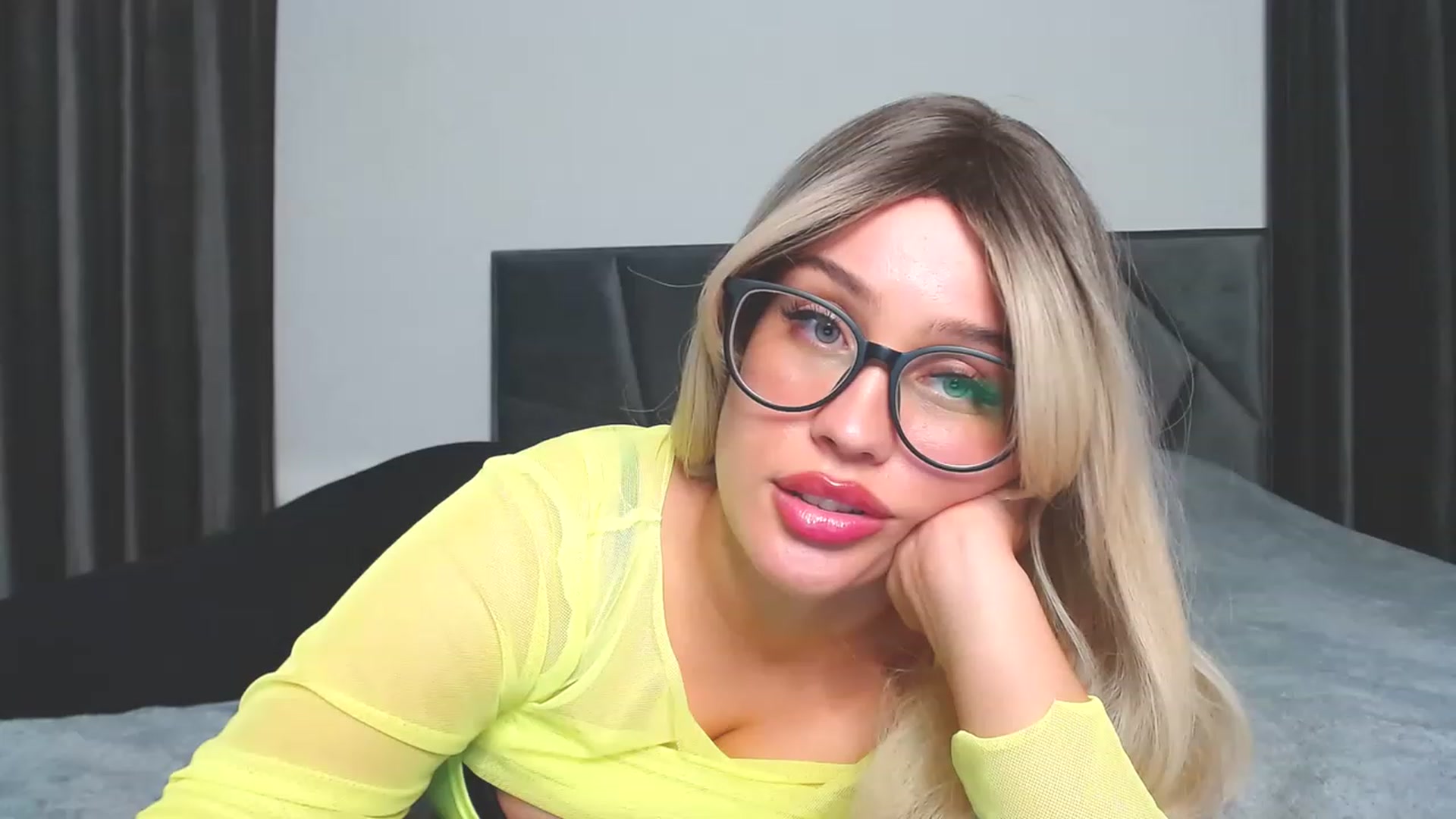 Gallery image thumbnail from Avery_Mills's myfreecams stream on, 06/17/2023, 19:53 image 8 of 20