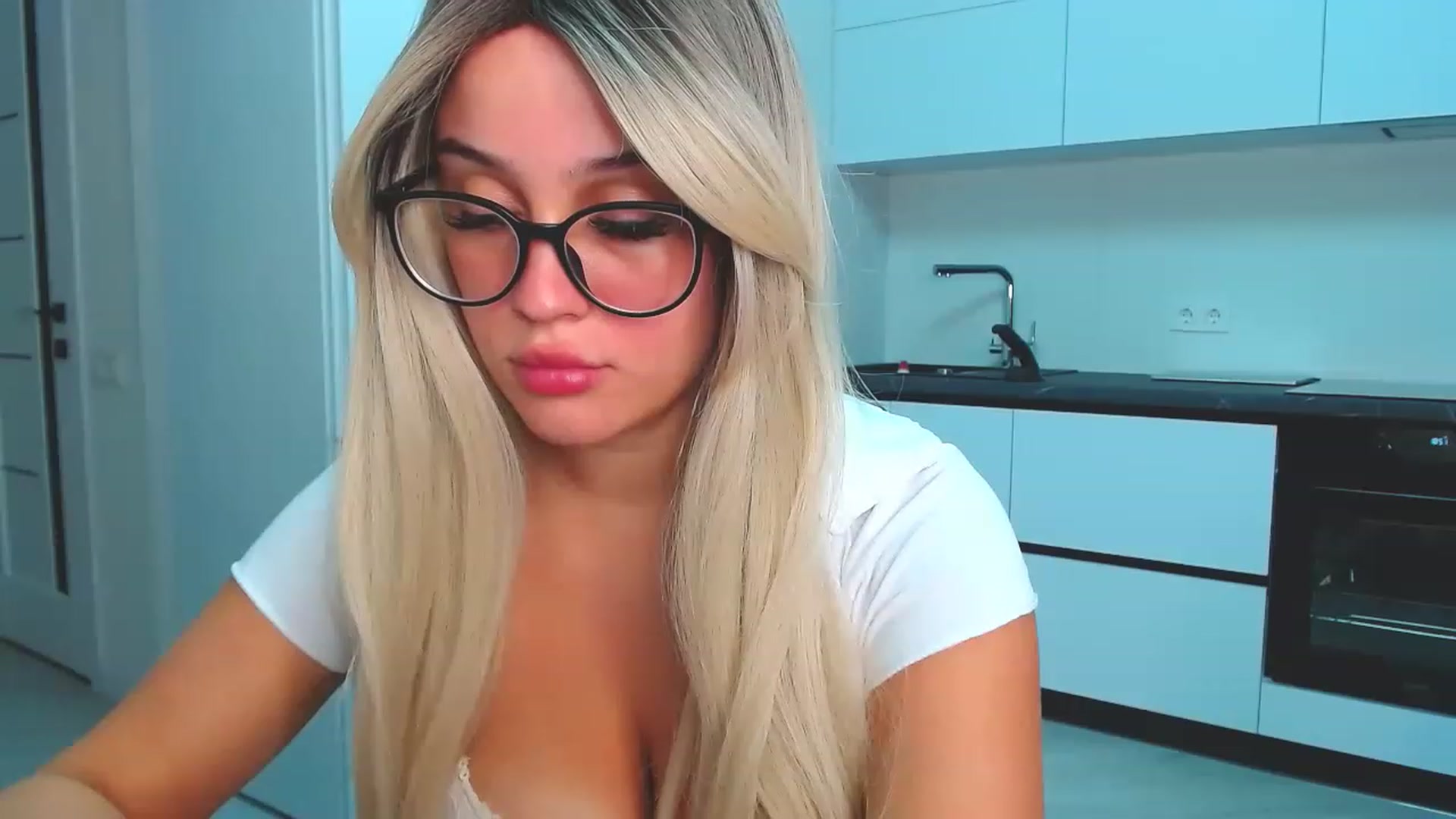 Gallery image thumbnail from Avery_Mills's myfreecams stream on, 06/29/2023, 19:32 image 13 of 20