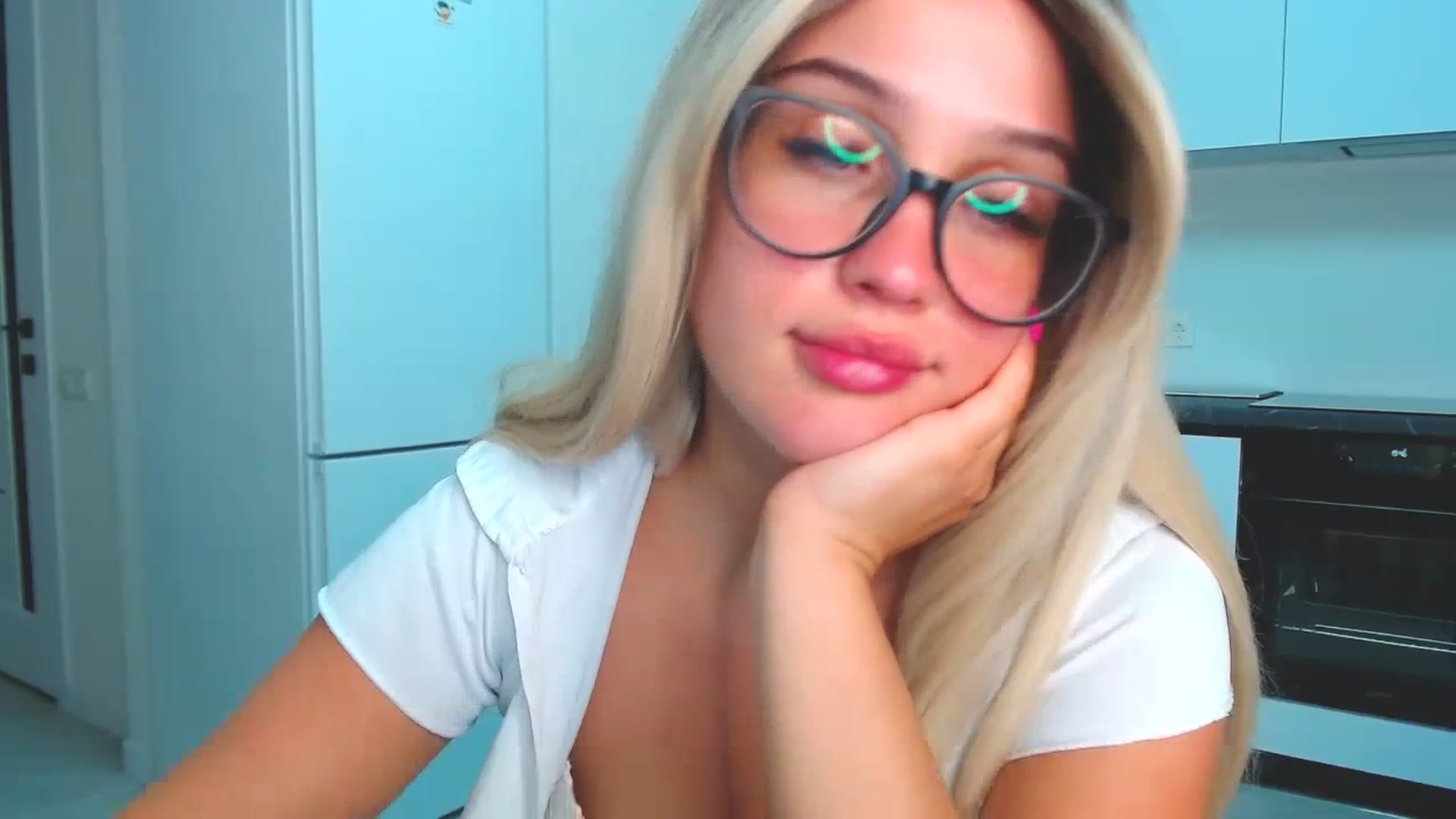 Gallery image thumbnail from Avery_Mills's myfreecams stream on, 06/29/2023, 20:16 image 18 of 20