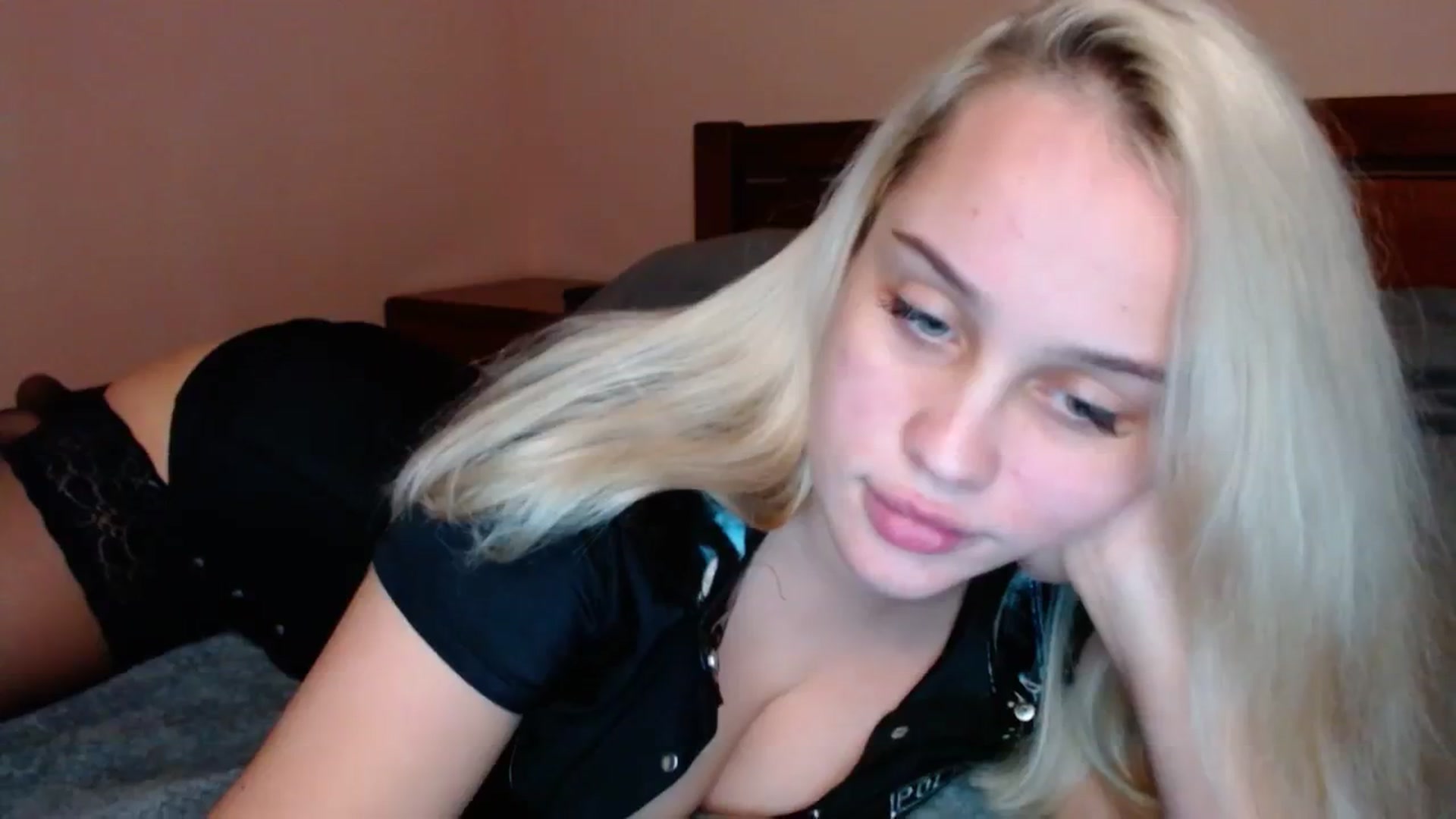 Gallery image thumbnail from Avery_Mills's myfreecams stream on, 10/15/2023, 17:06 image 18 of 20