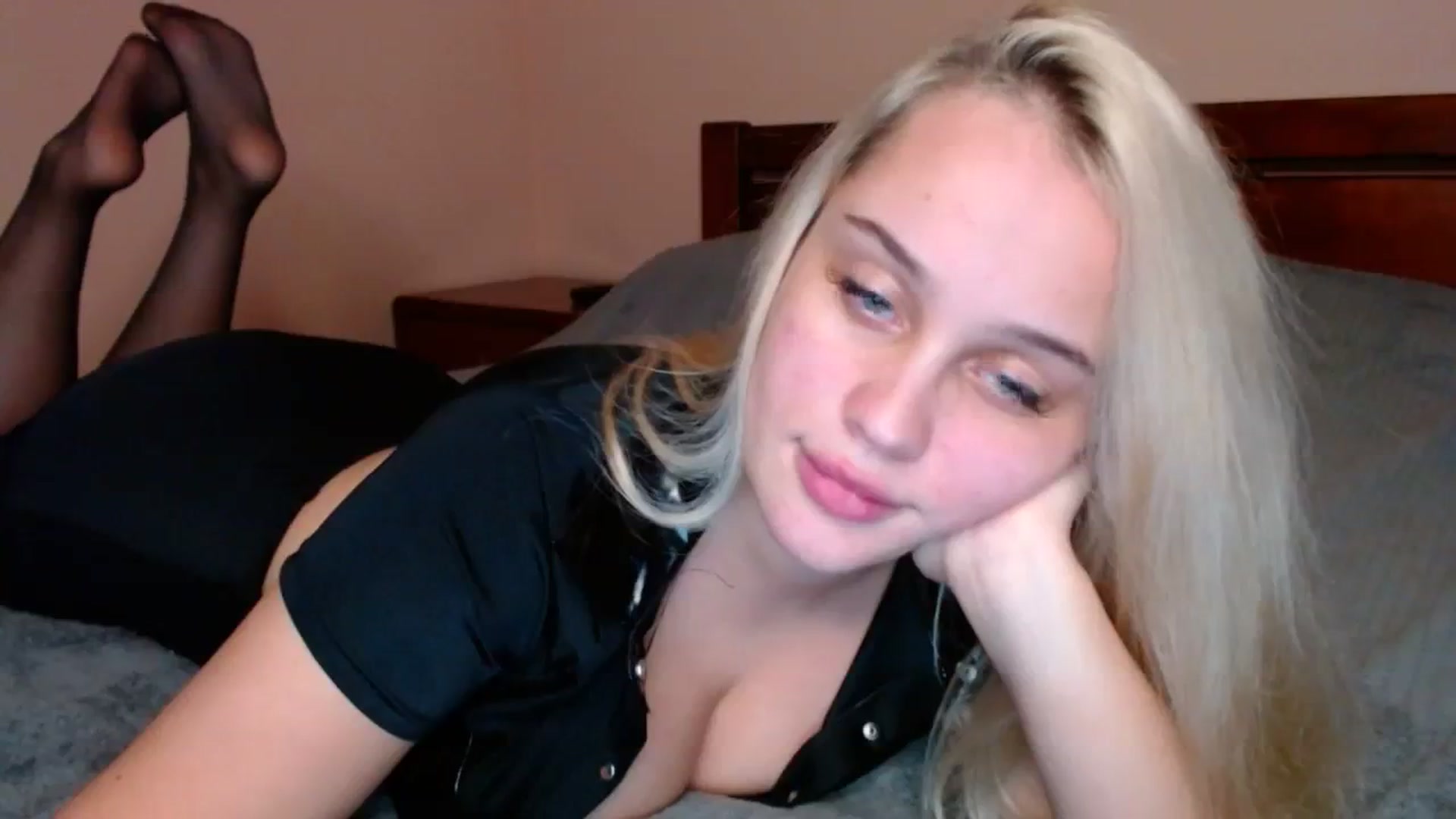 Gallery image thumbnail from Avery_Mills's myfreecams stream on, 10/15/2023, 17:06 image 6 of 20
