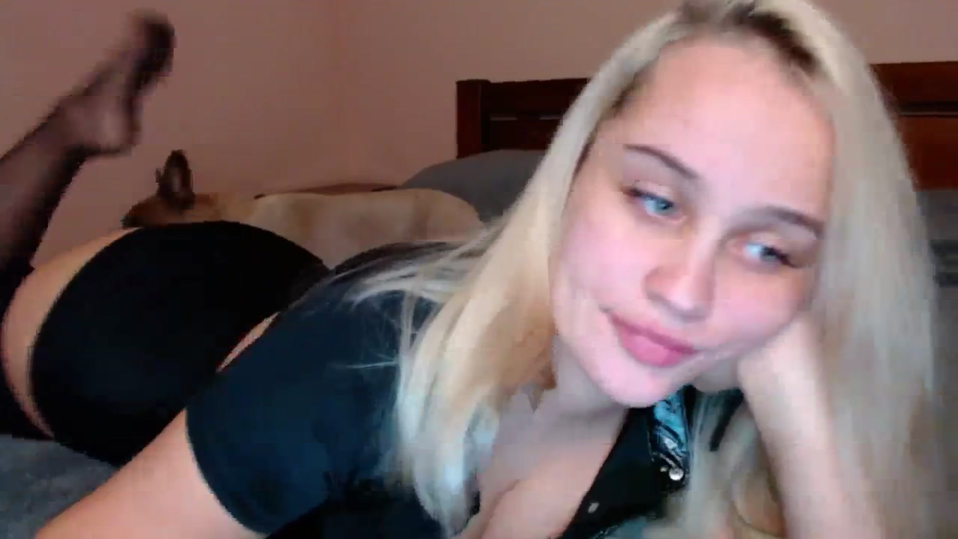 Gallery image thumbnail from Avery_Mills's myfreecams stream on, 10/15/2023, 17:06 image 19 of 20