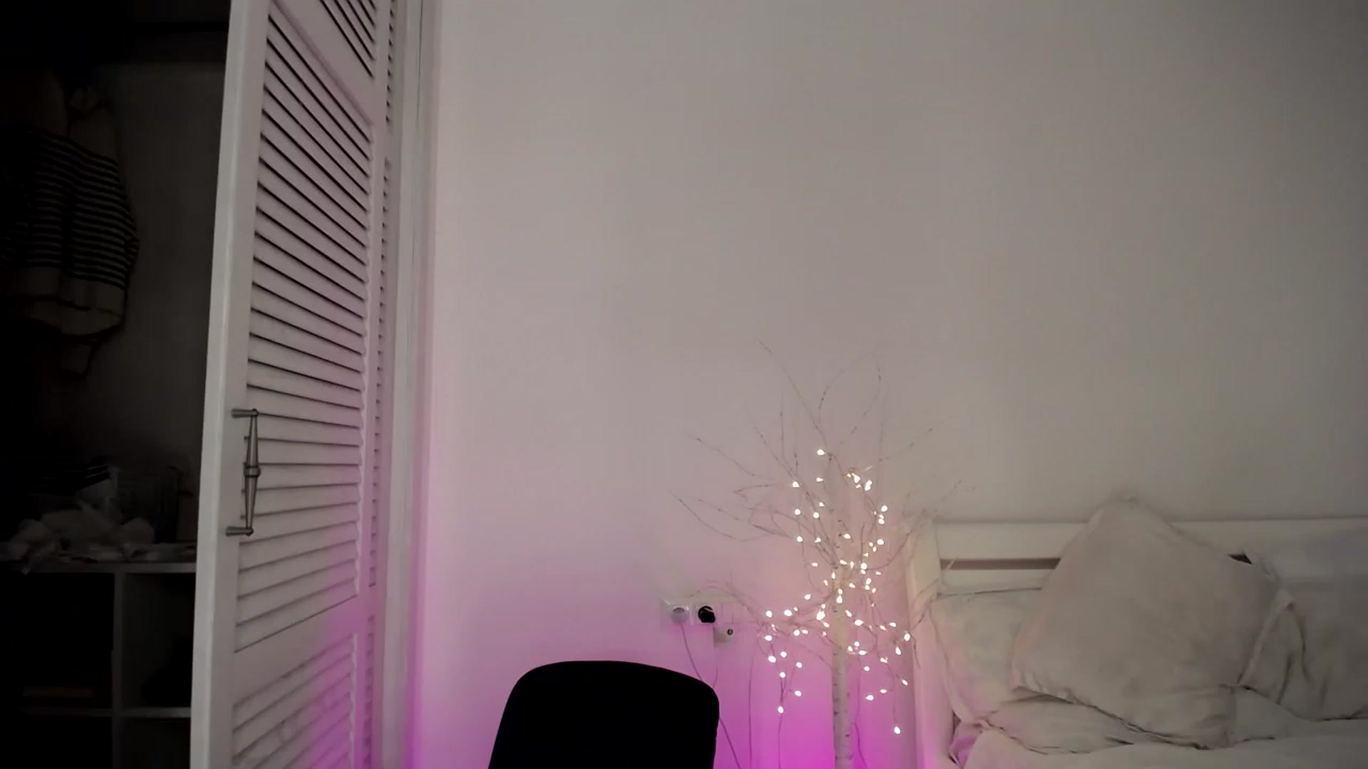 Gallery image thumbnail from AvrilDollX's myfreecams stream on, 02/02/2023, 17:23 image 10 of 20