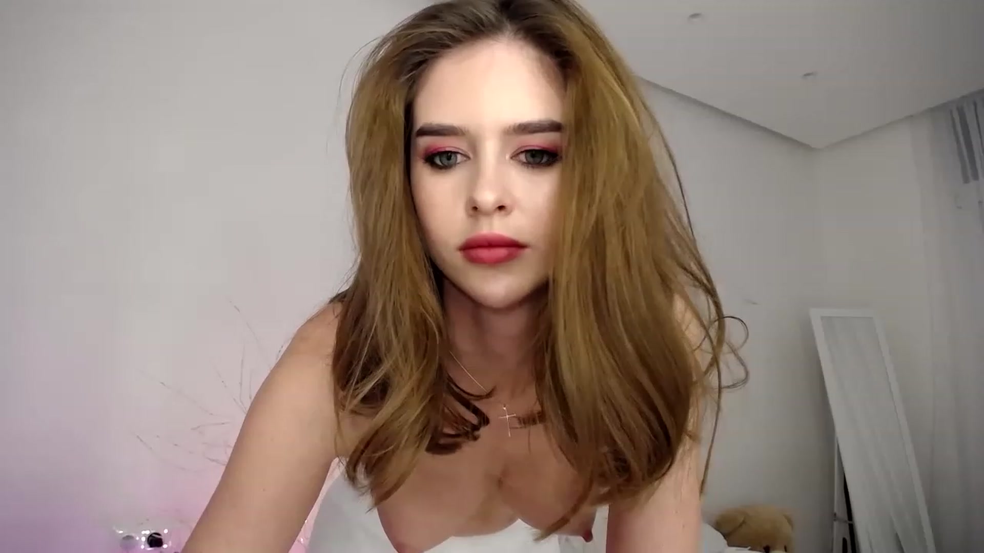 Gallery image thumbnail from AvrilDollX's myfreecams stream on, 02/02/2023, 17:23 image 15 of 20