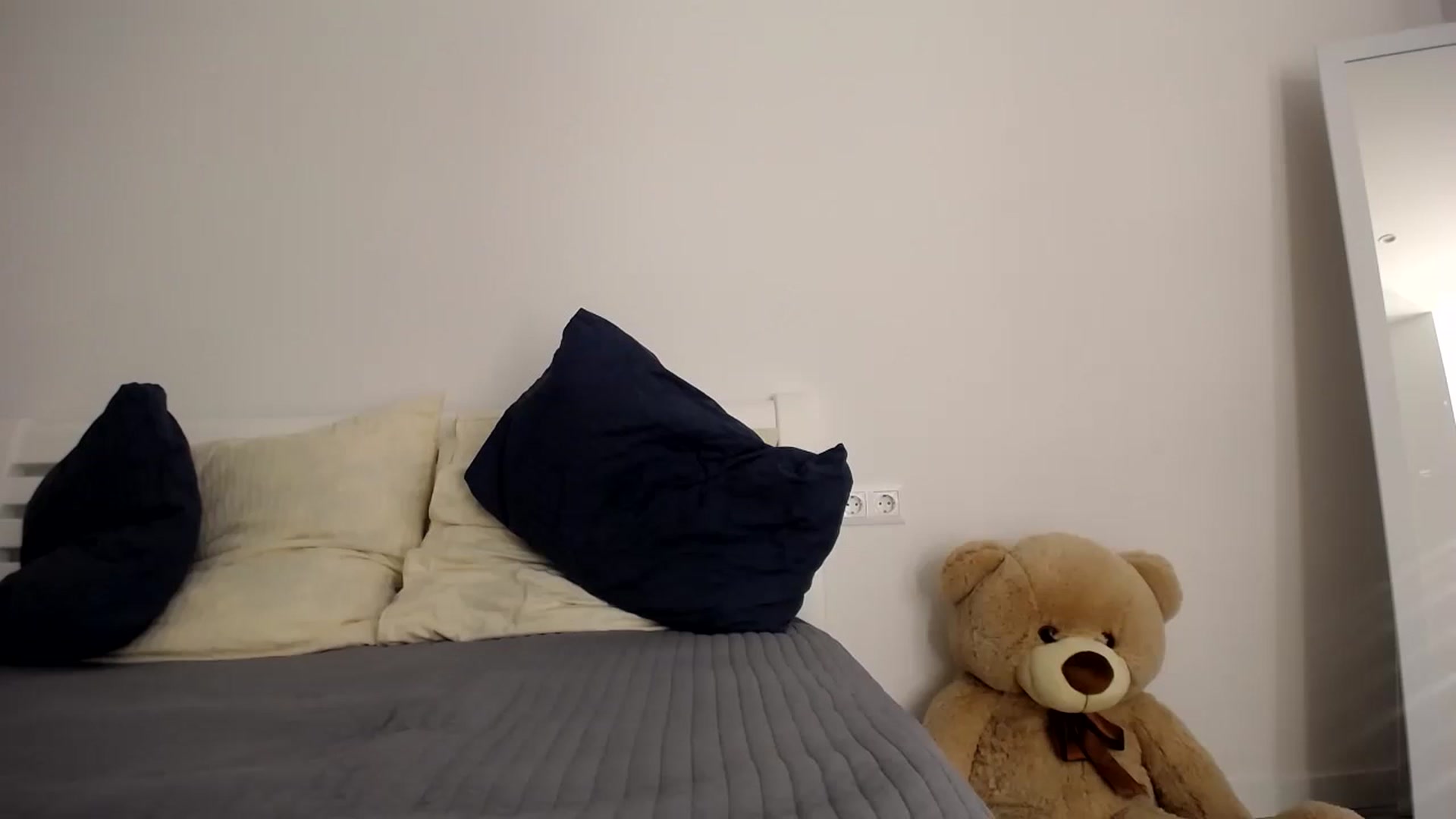 Gallery image thumbnail from AvrilDollX's myfreecams stream on, 02/19/2023, 20:26 image 18 of 20