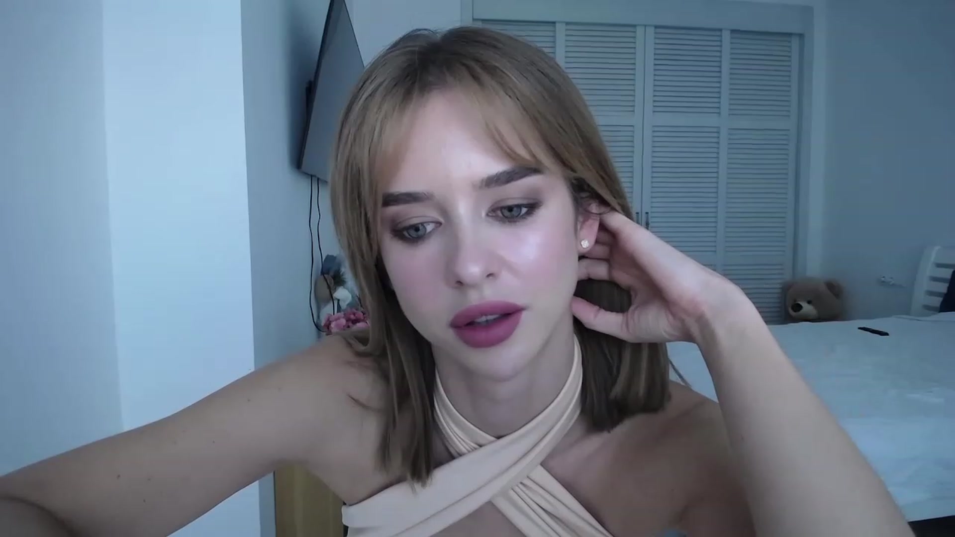 Gallery image thumbnail from AvrilDollX's myfreecams stream on, 07/26/2023, 04:51 image 17 of 20